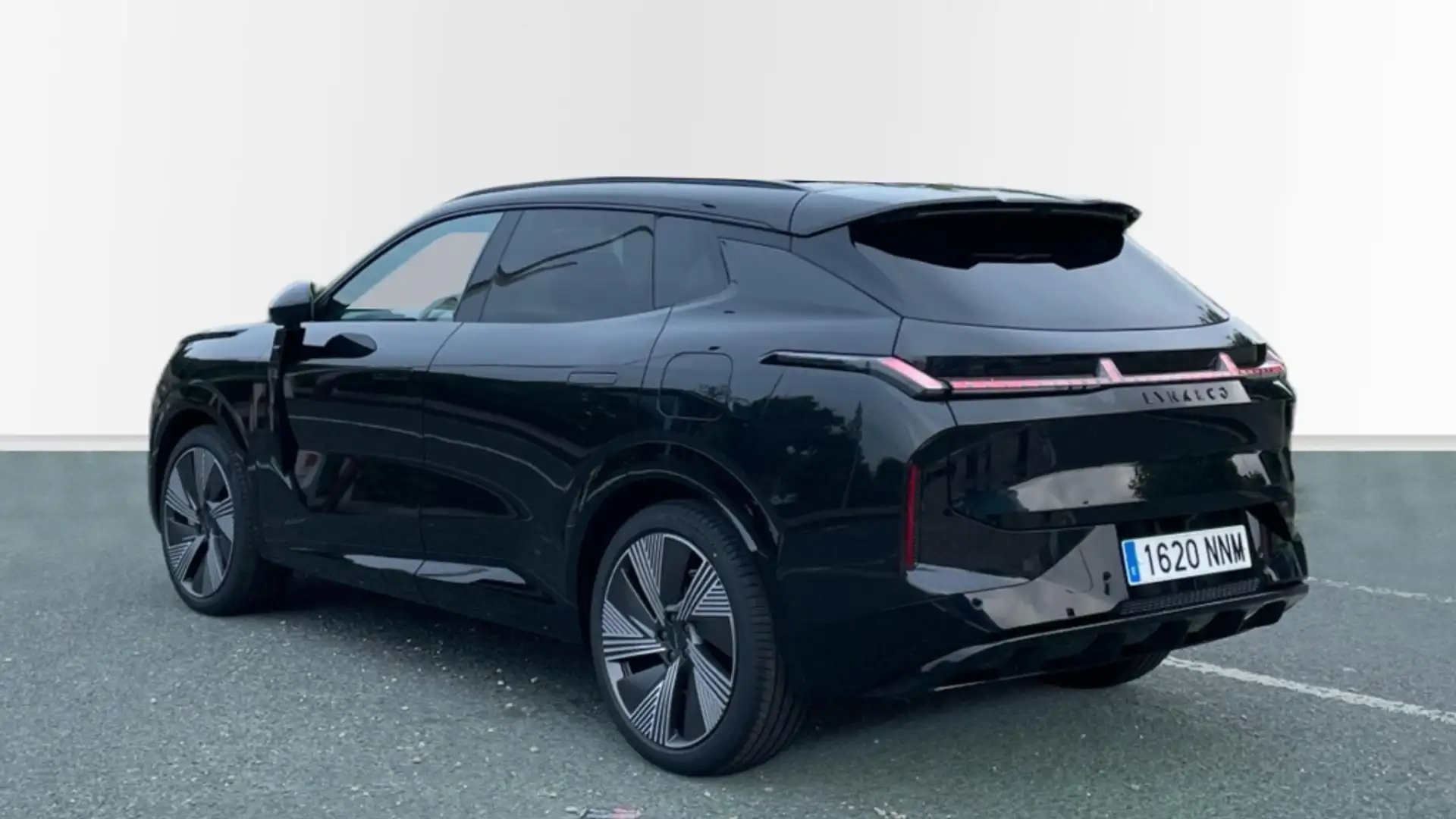 Lynk & Co 08 1.5 PHEV More Schwarz - 1