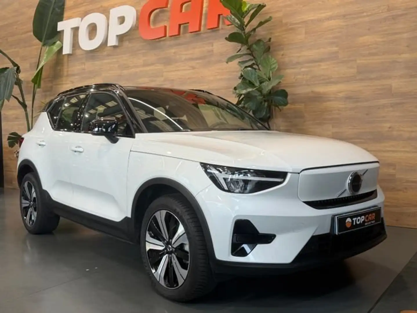 Volvo XC40 Recharge Electrico PLus Blanco - 1