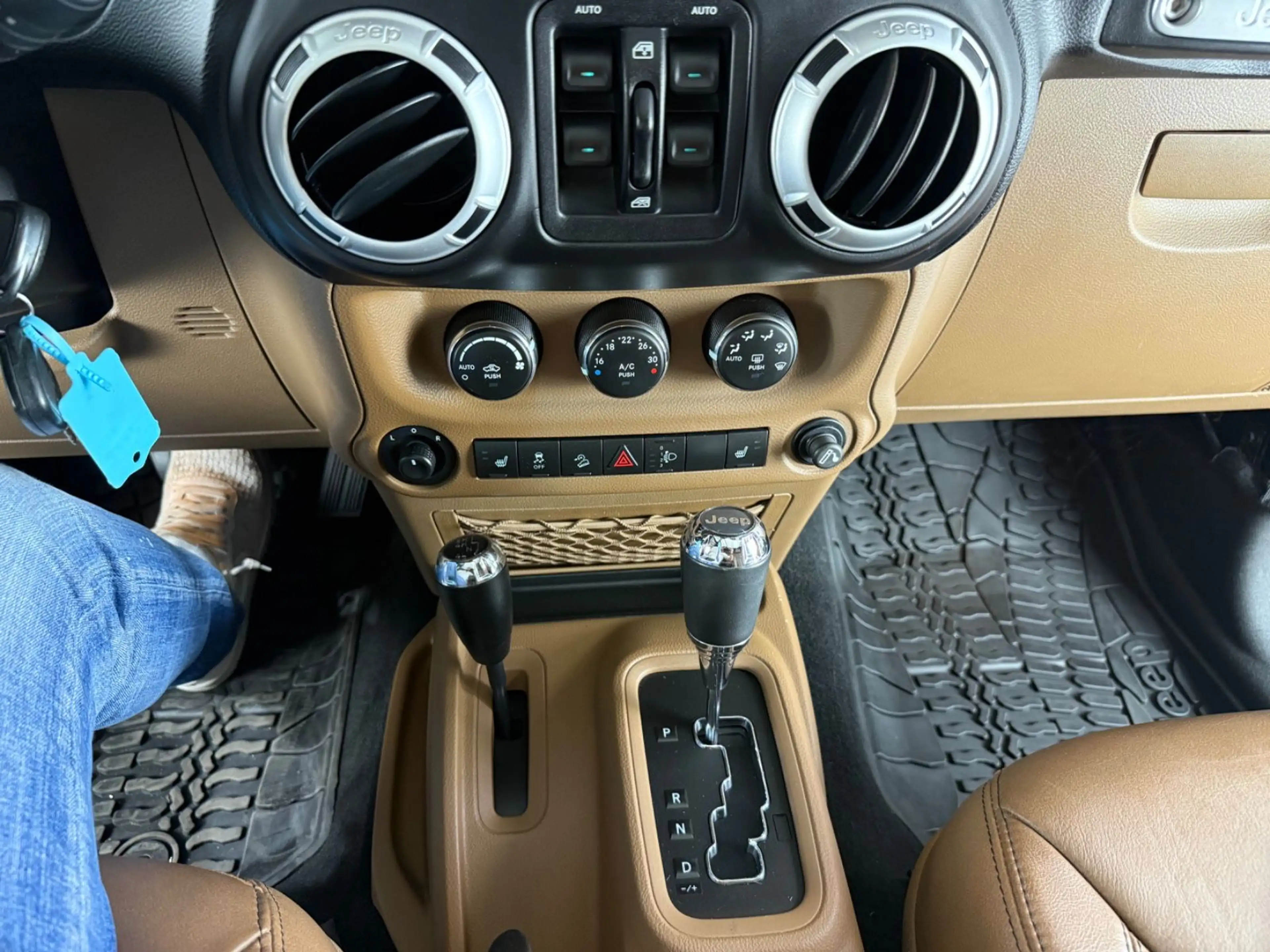Jeep Wrangler Unlimited Indian Summer 2.8 CRD Autom. — photo 13