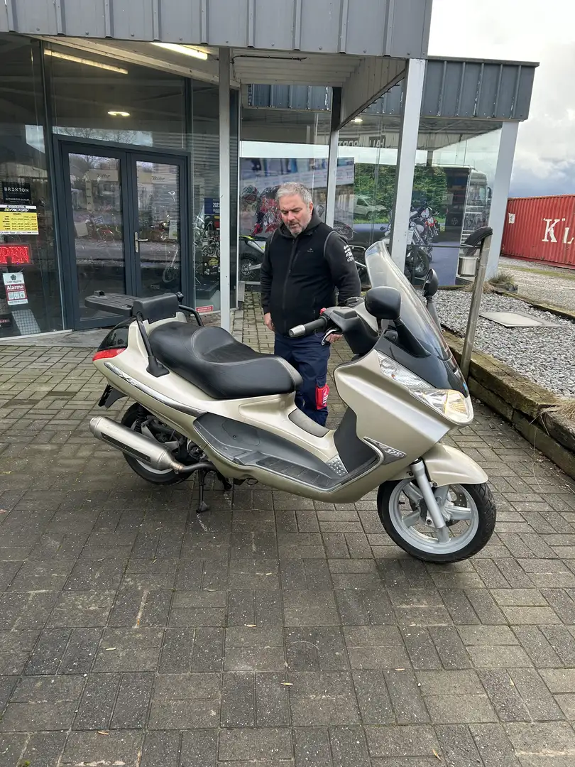 Piaggio X 8 en super etat sort de revision Bronce - 2