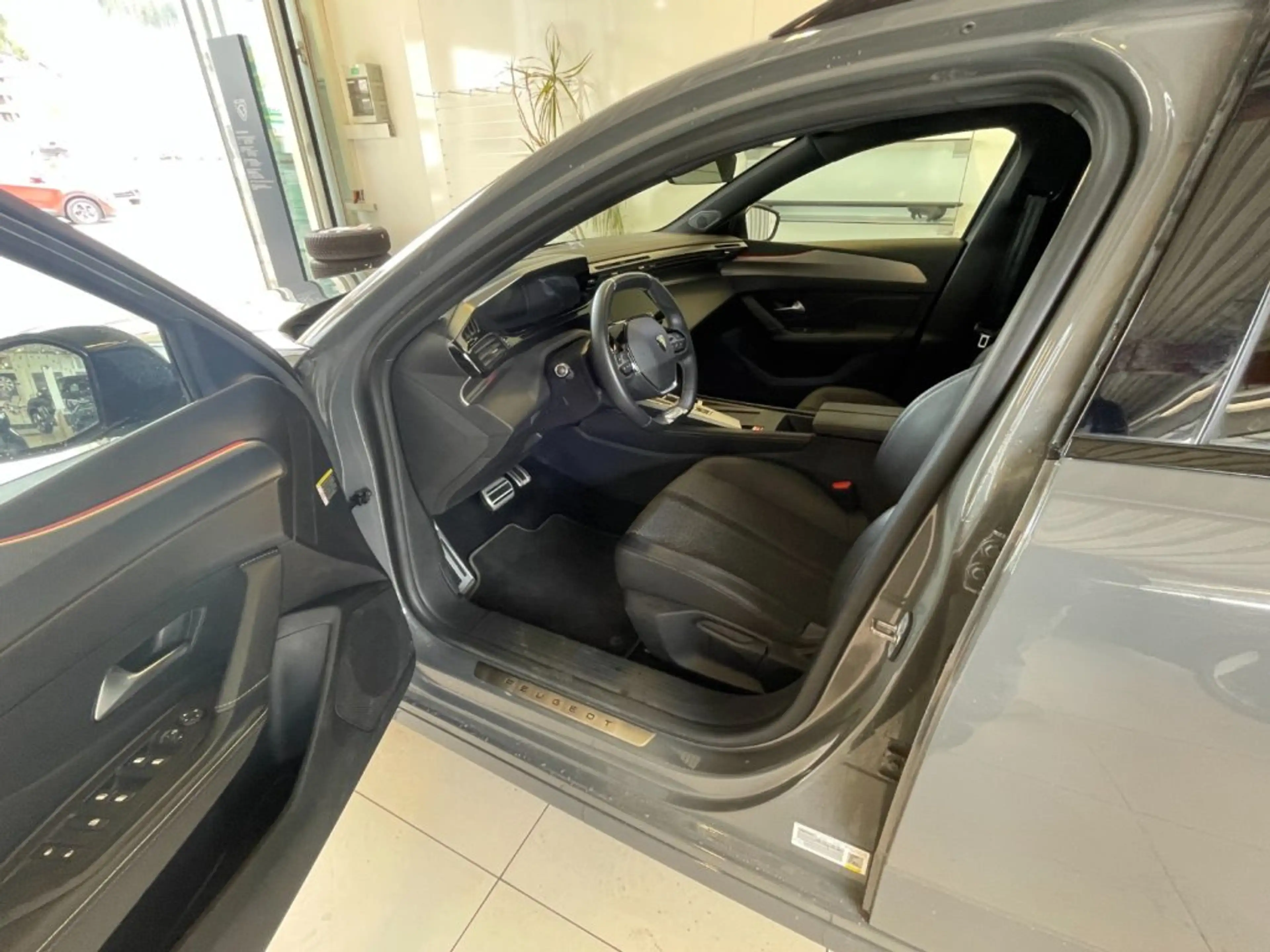 Peugeot 308 SW GT PT 130 EAT — photo 9