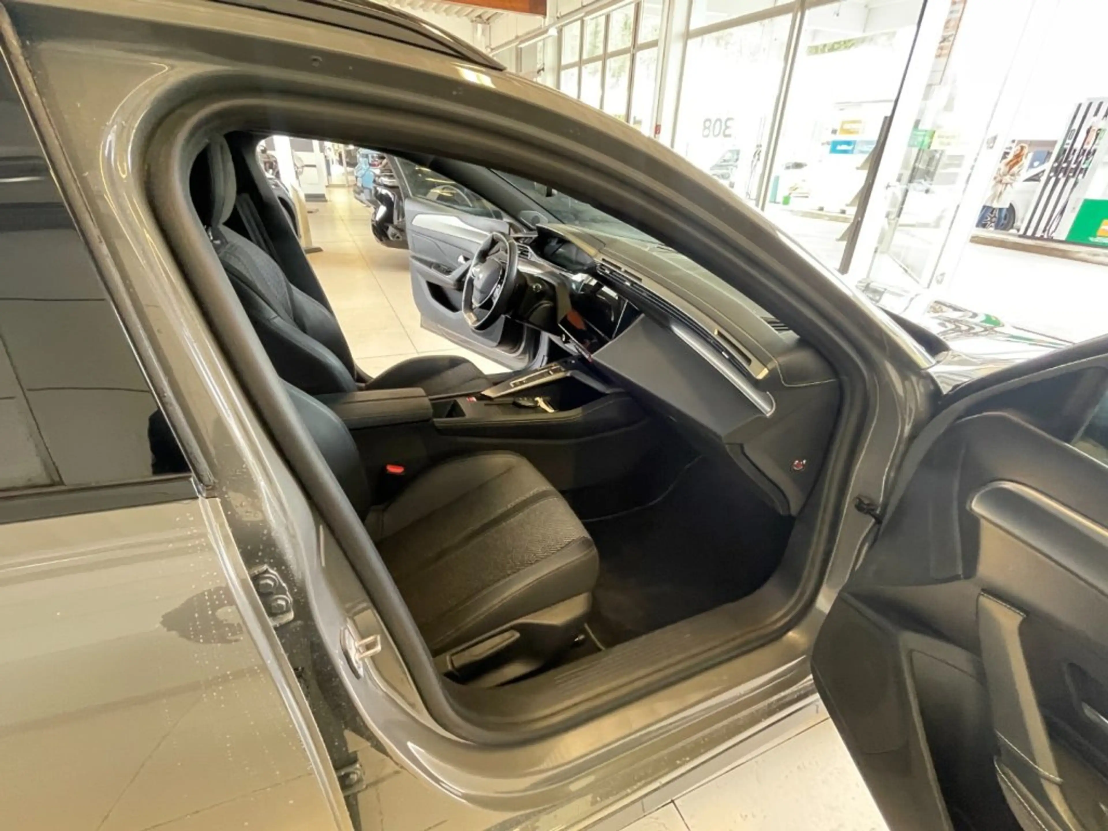 Peugeot 308 SW GT PT 130 EAT — photo 13