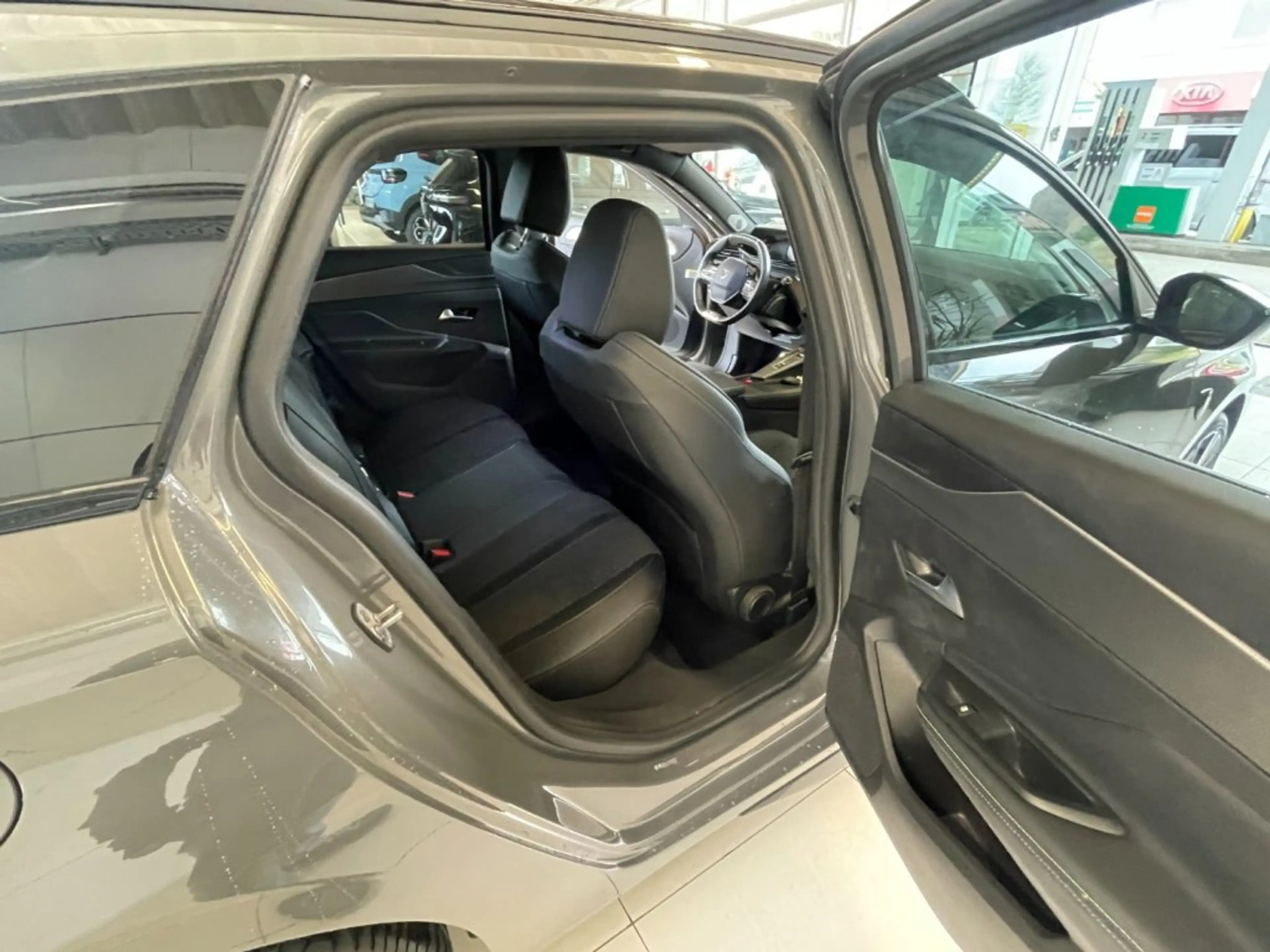Peugeot 308 SW GT PT 130 EAT — photo 12