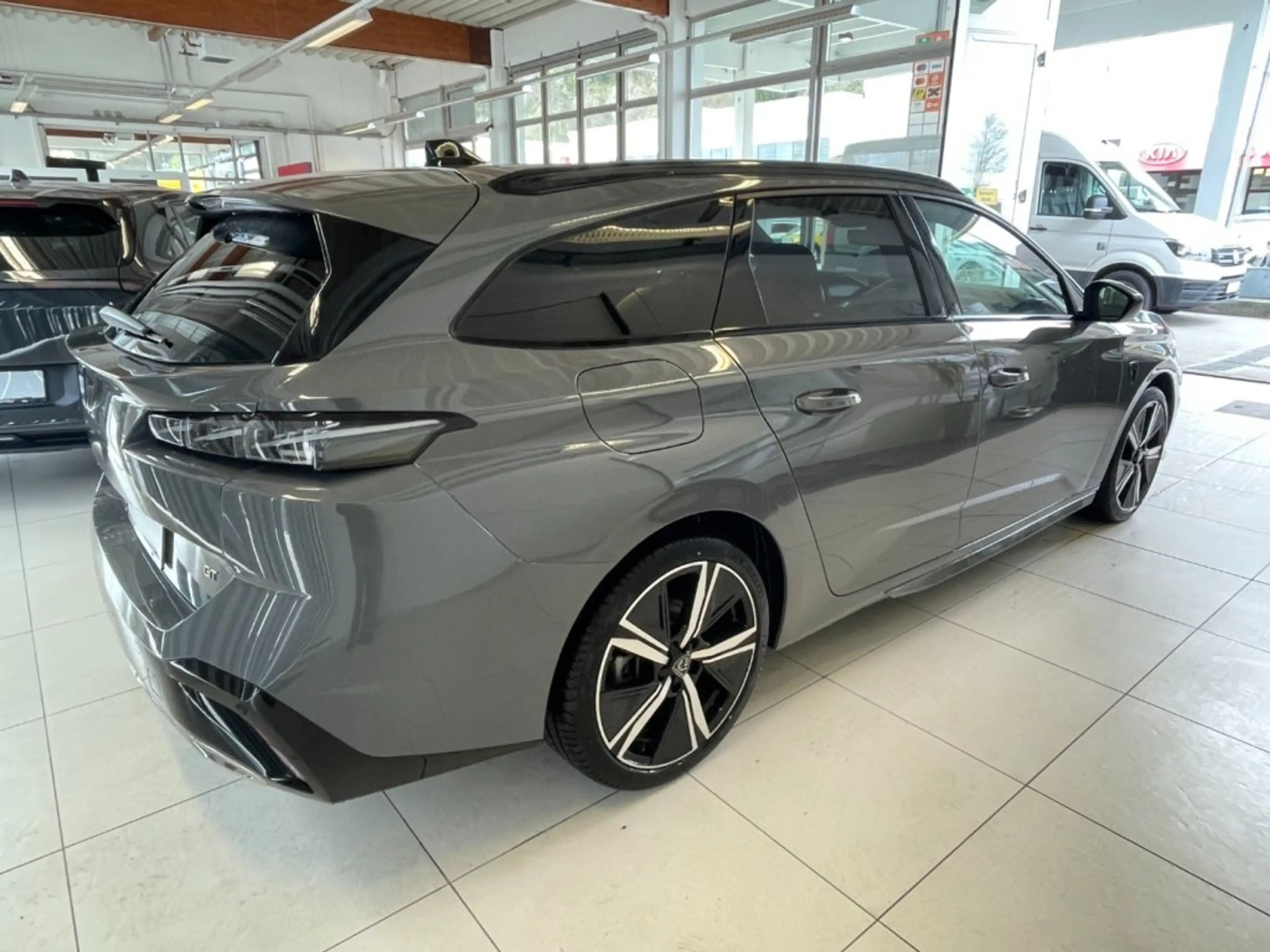 Peugeot 308 SW GT PT 130 EAT — photo 6