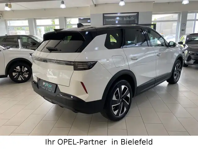 Opel Grandland view 5