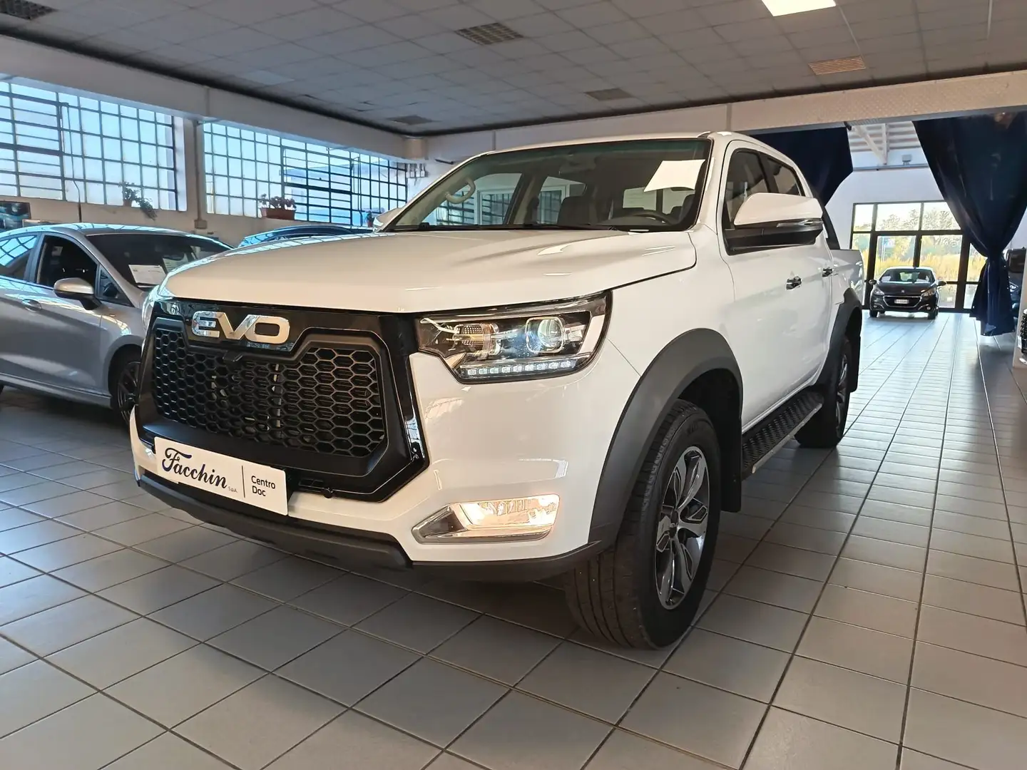 EVO Cross4 D.CAB 2.0 Turbo Diesel 136cv 4WD Wit - 1