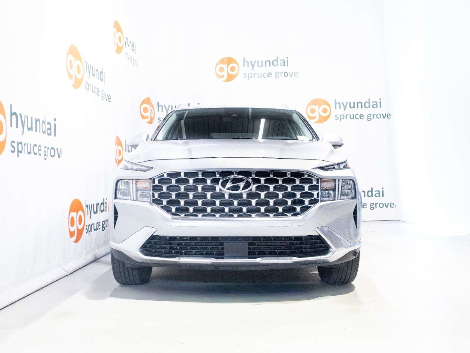 2022 Hyundai Santa Fe Preferred: AWD, Heated Seats, Apple CarPlay, Heate — снимка 1
