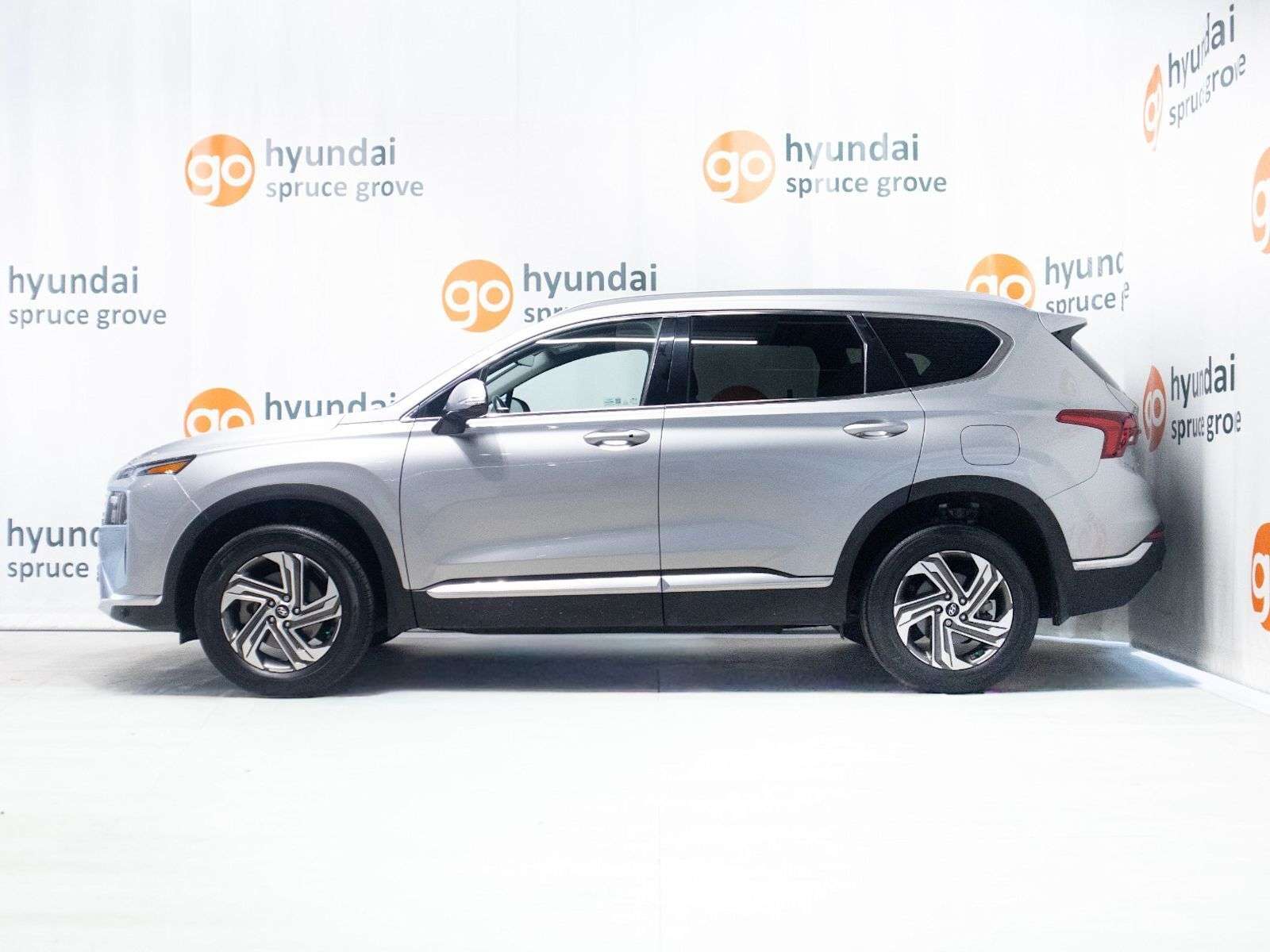 2022 Hyundai Santa Fe Preferred: AWD, Heated Seats, Apple CarPlay, Heate — снимка 1