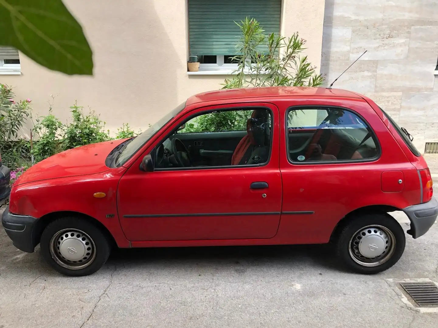 Nissan Micra Micra 3p 1.0 Roşu - 1