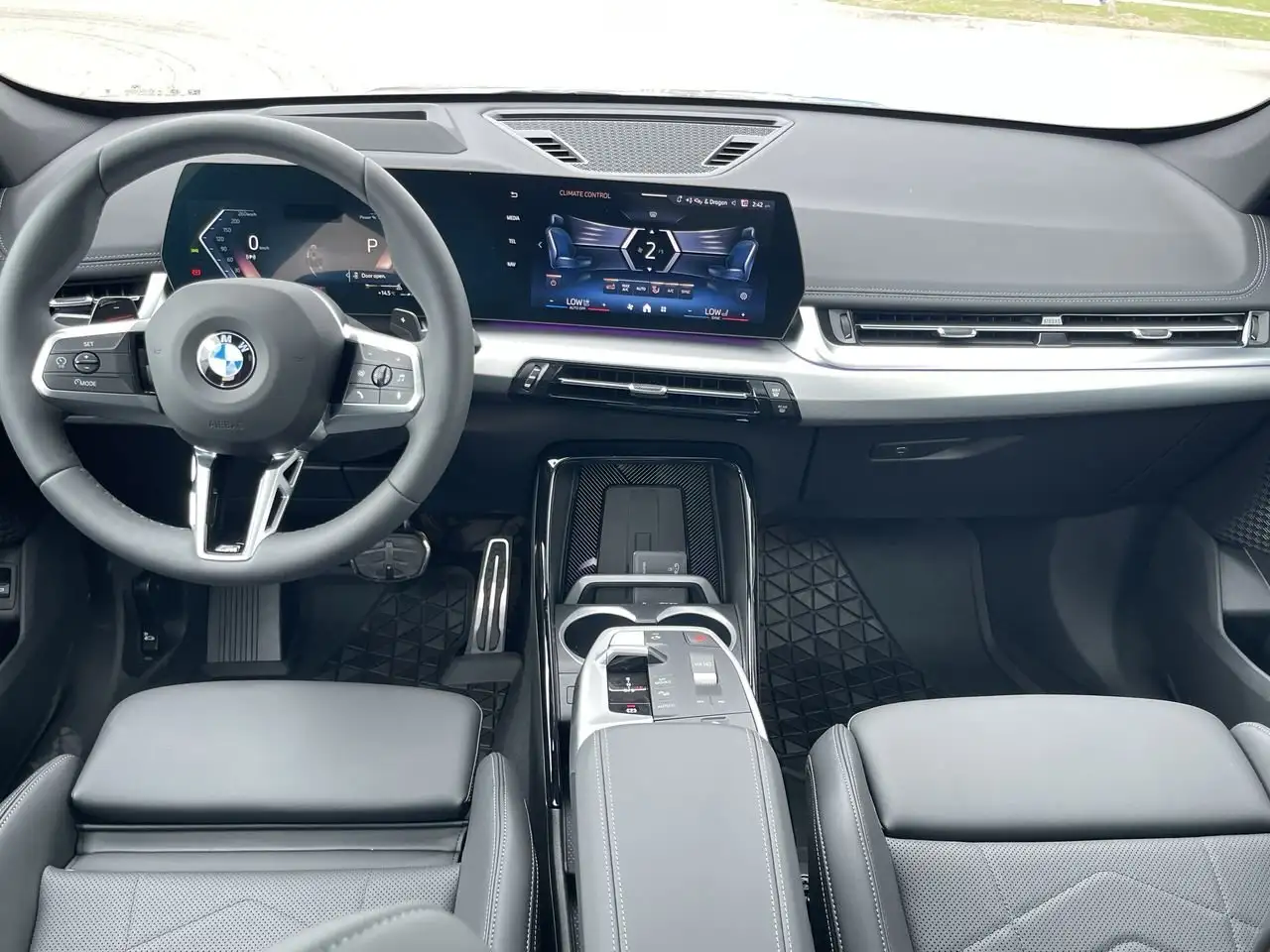 BMW X1 снимка BMW X1