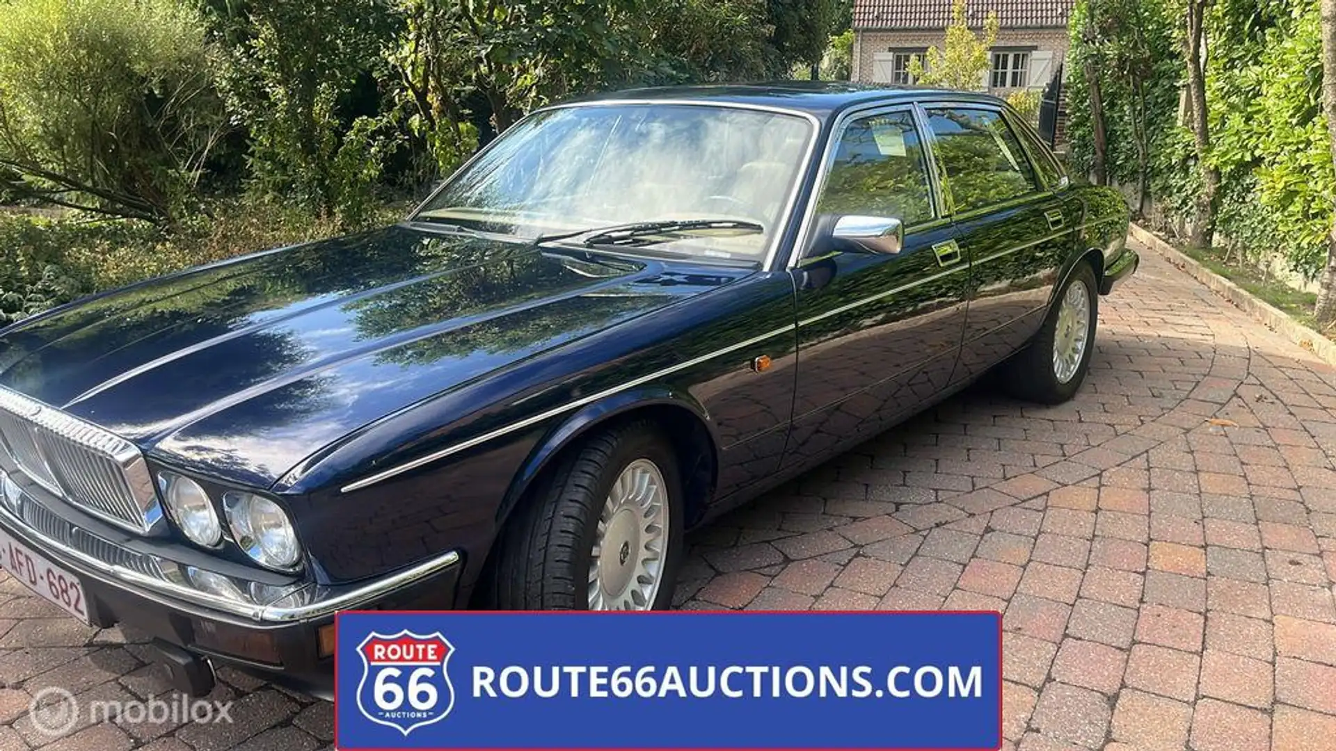 Daimler XJ40 Negro - 1