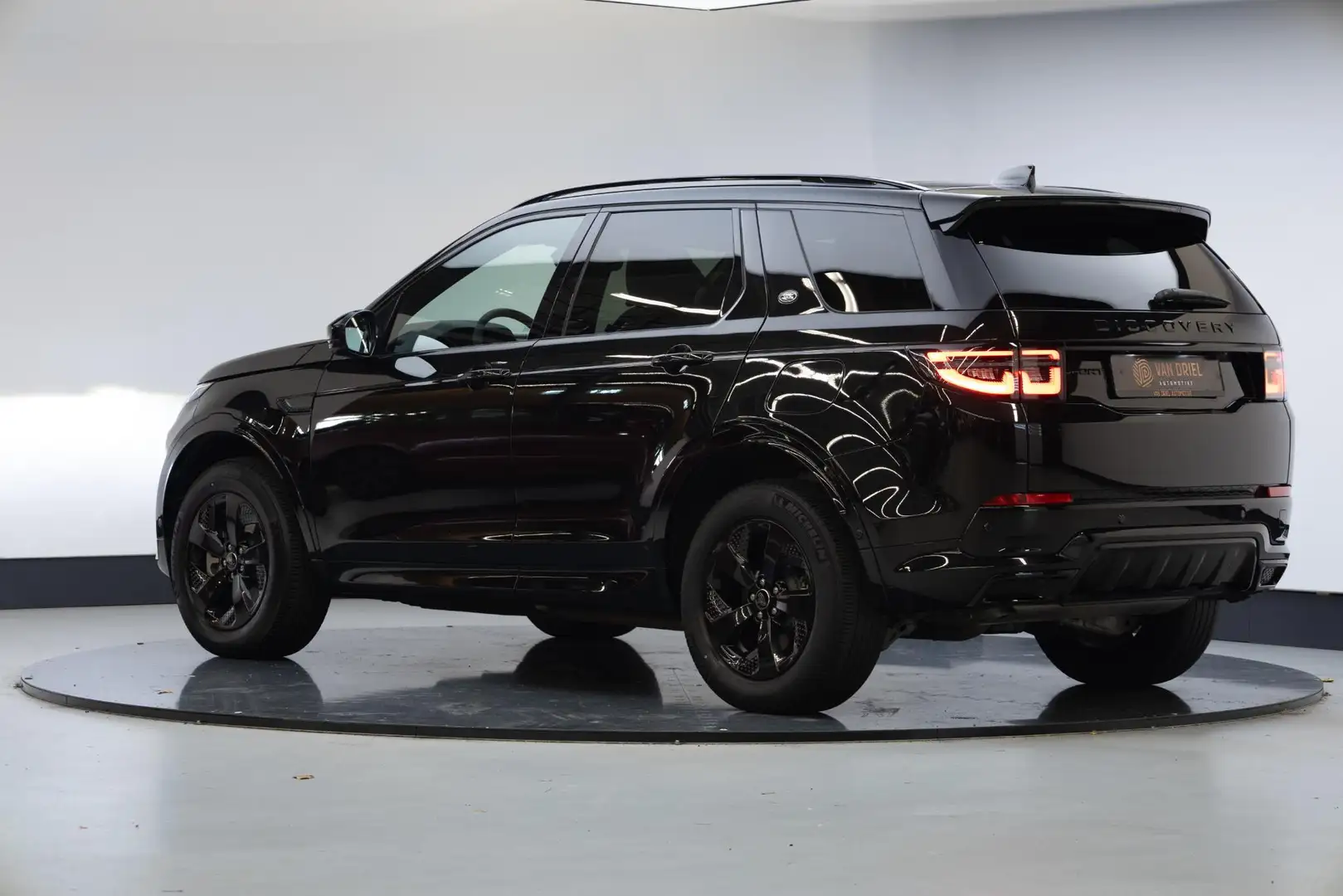Land Rover Discovery Sport 1.5 P300e PHEV Dynamic SE | Drive Assist Pack | Negro - 2