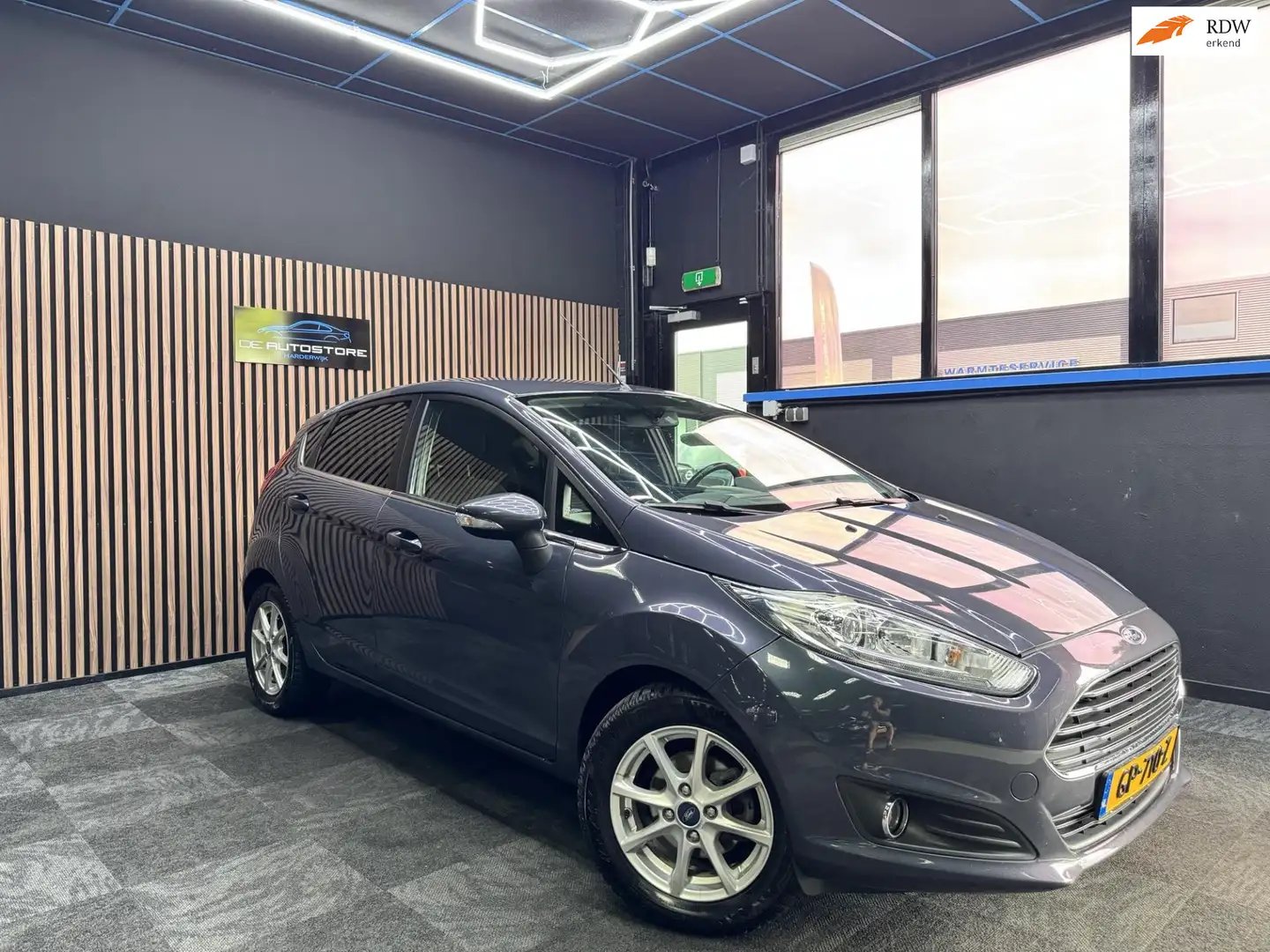 Ford Fiesta 1.0 EcoBoost Titanium Airco Led keyless Dealeronde Grijs - 1