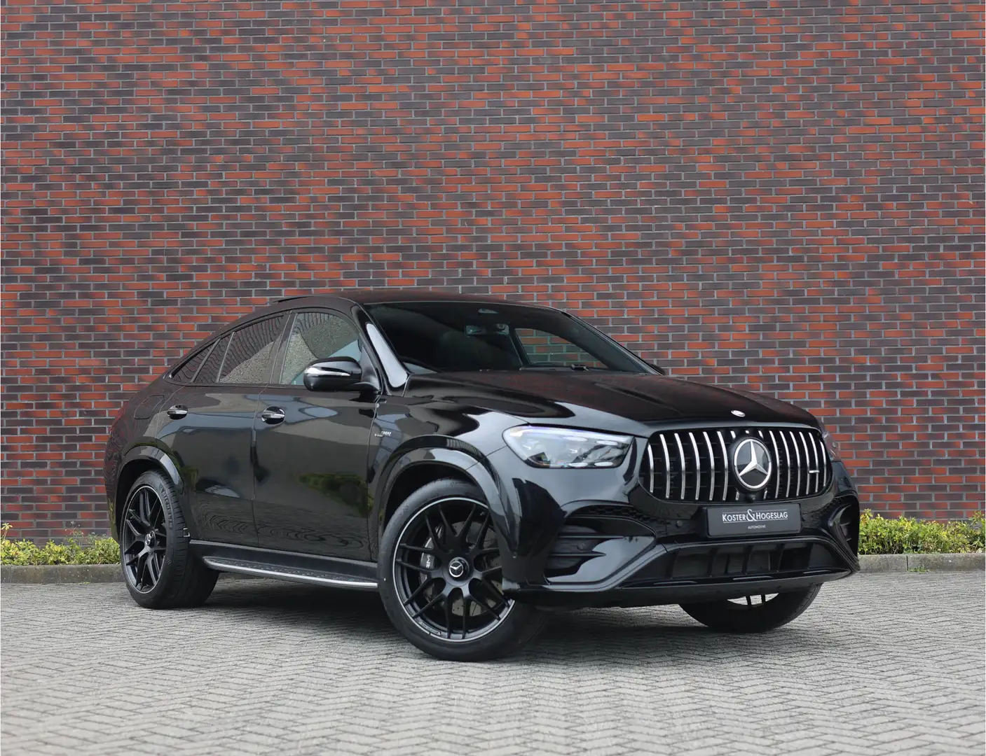 Mercedes-Benz GLE 53 AMG Coupé Hybrid 4MATIC+ *Multicontour*Burmester*Trekh Černá - 1
