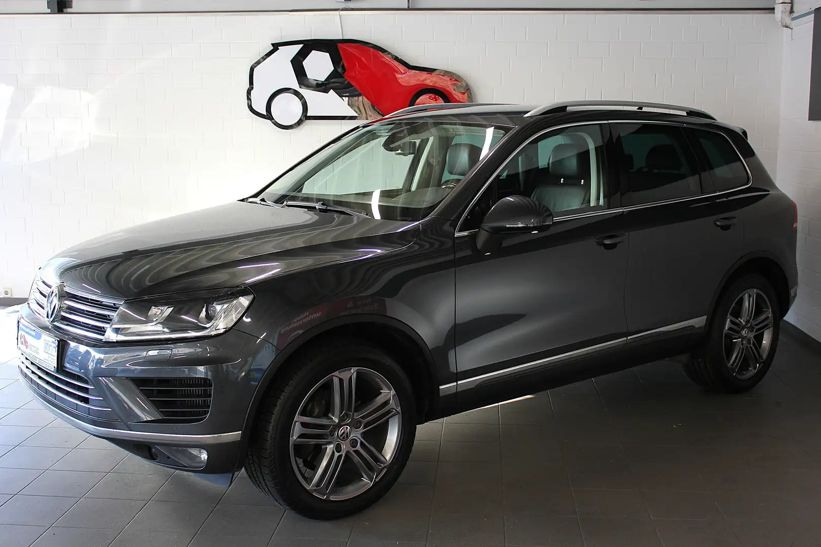 Volkswagen Touareg V6 3.0 TDI "Terrain Tech" 4Motion AHK Rfk Leder BT Gris - 1