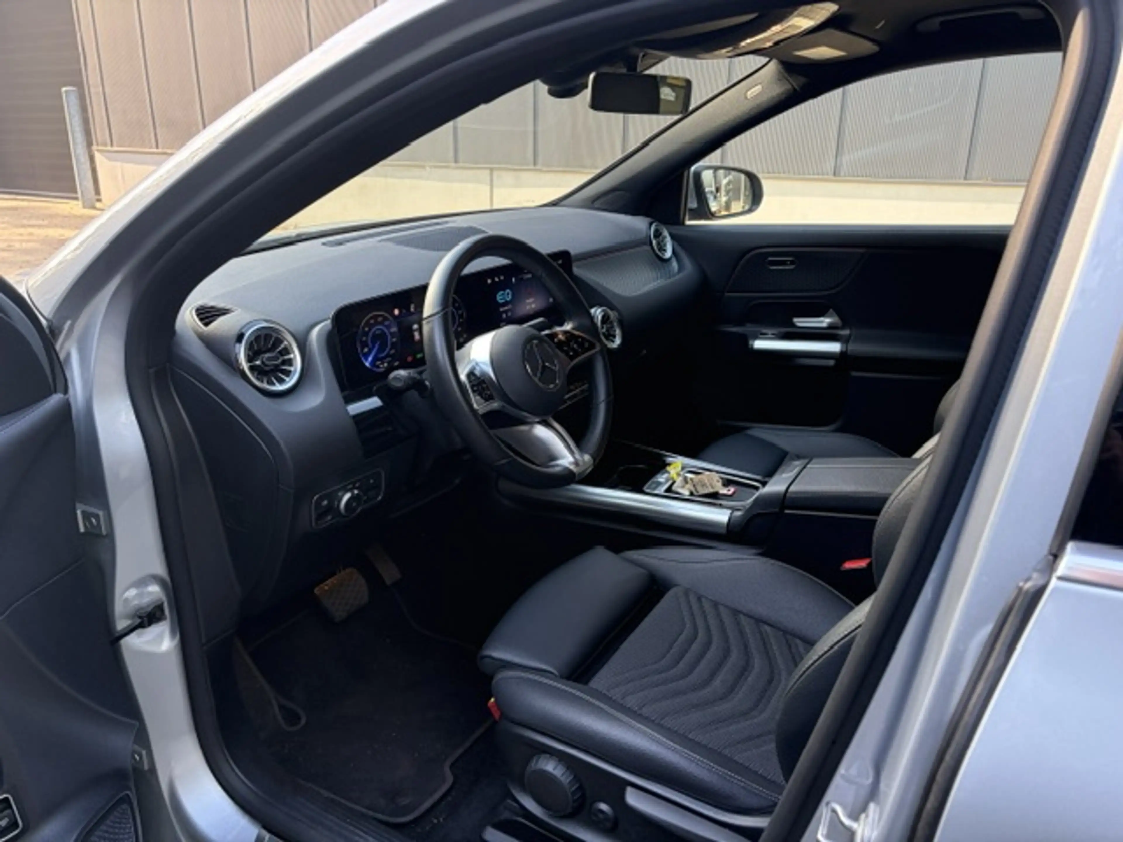 Mercedes-Benz EQA 250 EQA 250+  Luxury Line Distronic dodehoek camera spoorpak facelift model 2025.Led leder — photo 5