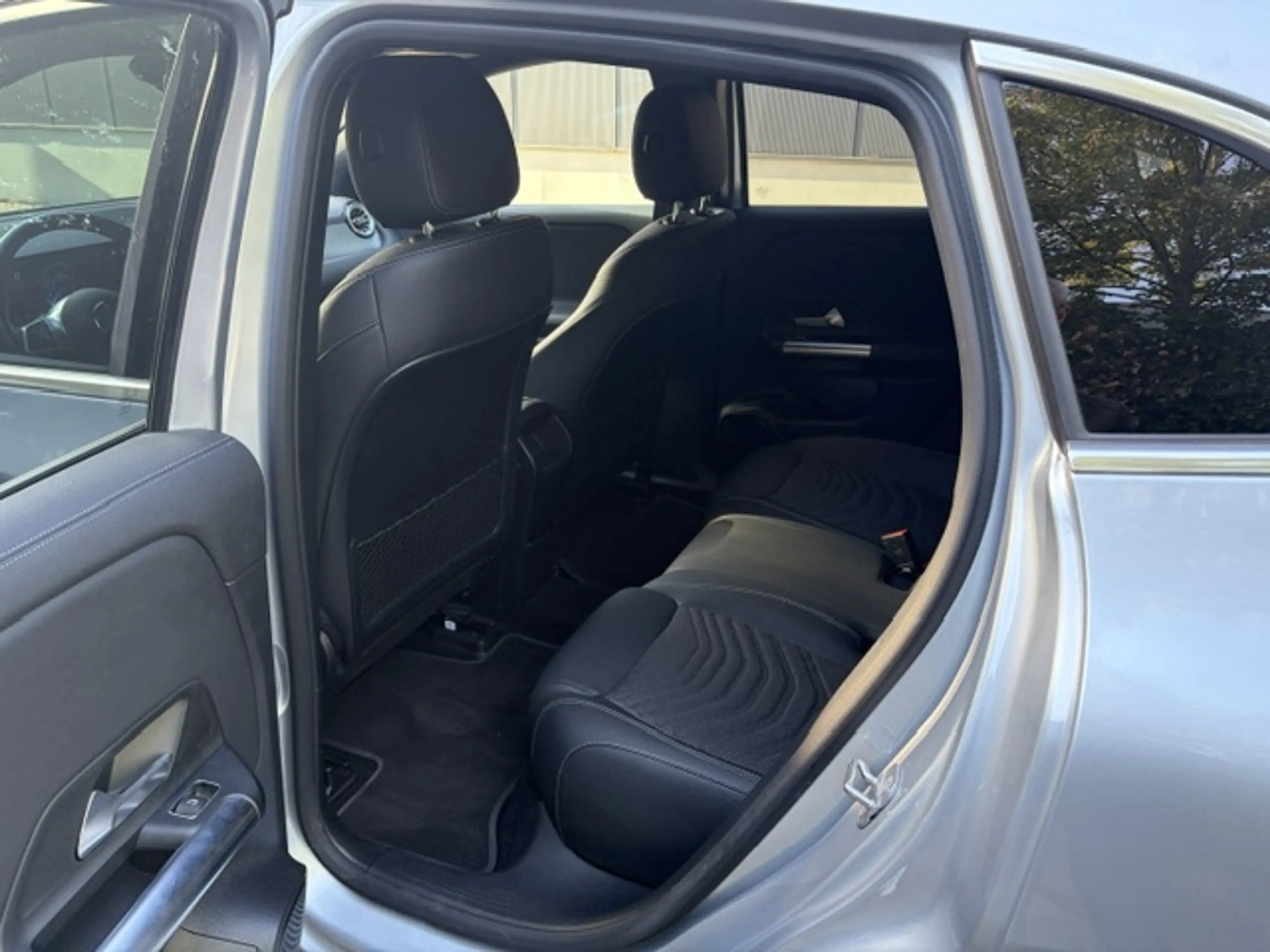Mercedes-Benz EQA 250 EQA 250+  Luxury Line Distronic dodehoek camera spoorpak facelift model 2025.Led leder — photo 9