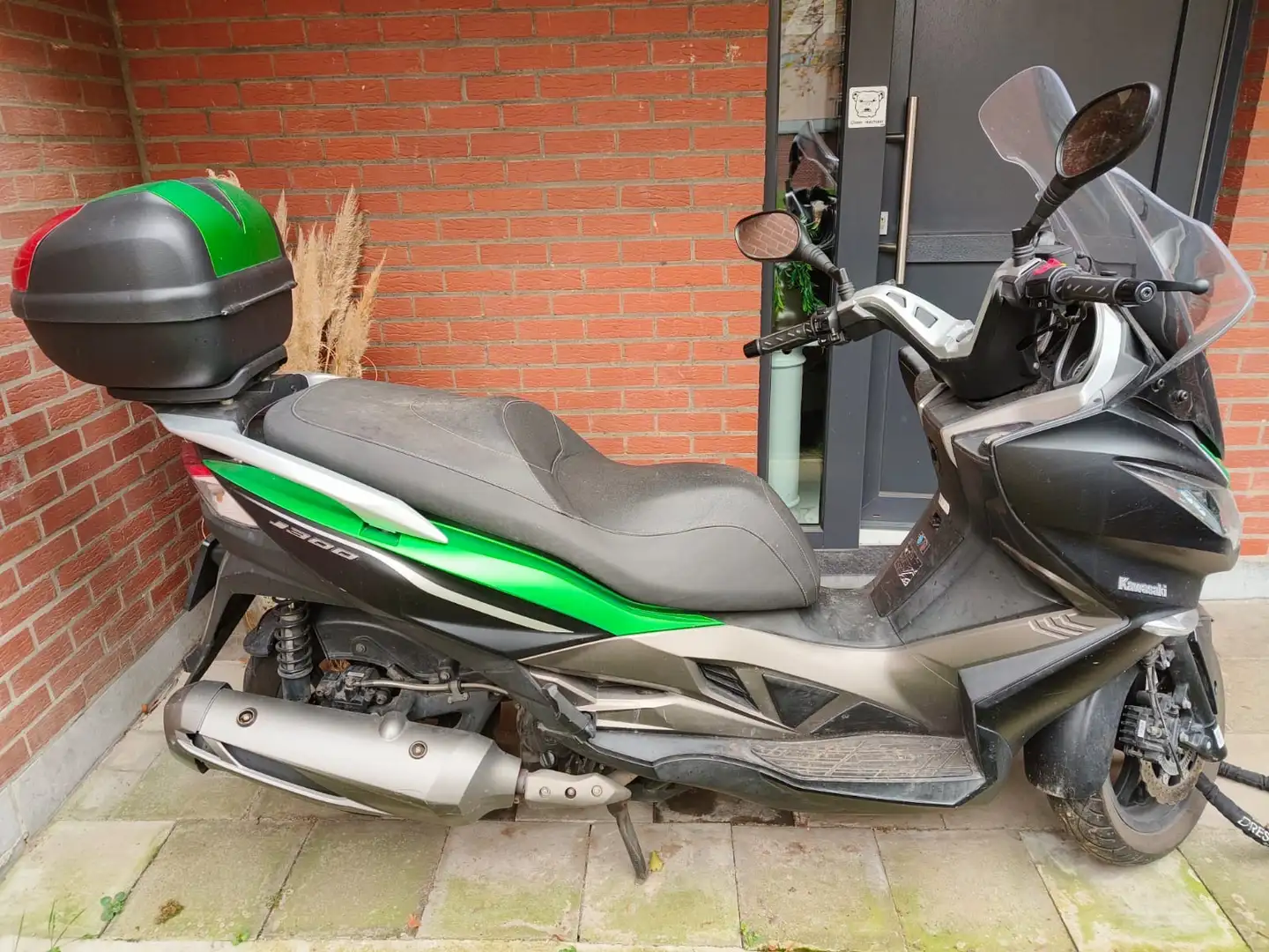Kawasaki J300 vehicule full option - 1
