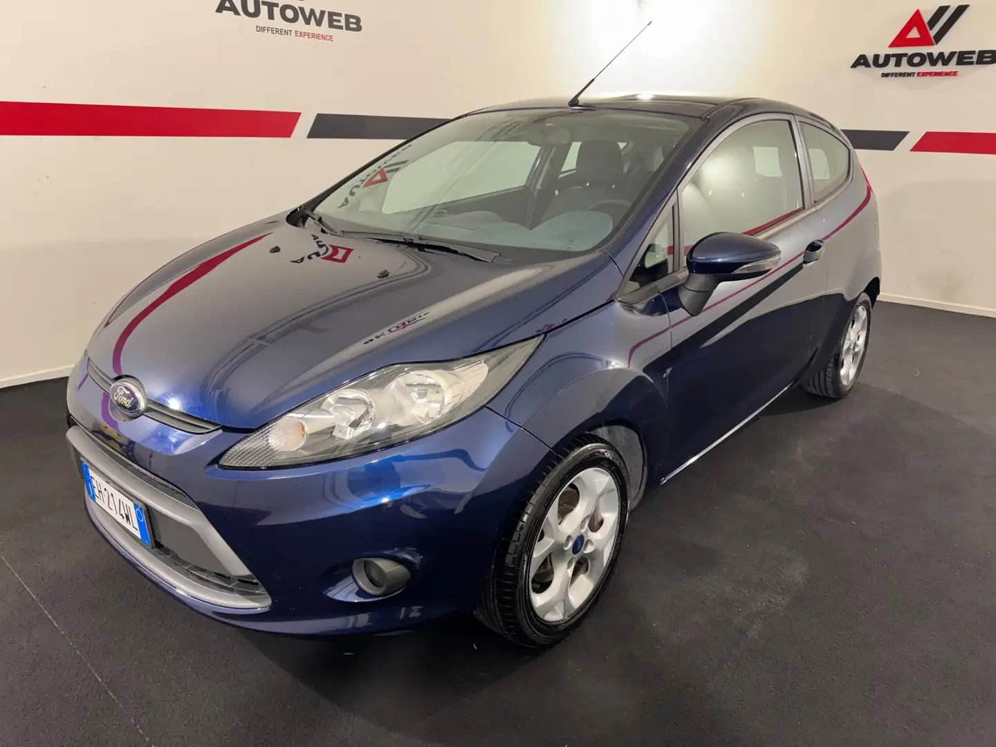 Ford Fiesta Fiesta 1.2 82CV 3 porte Titanium Blau - 1