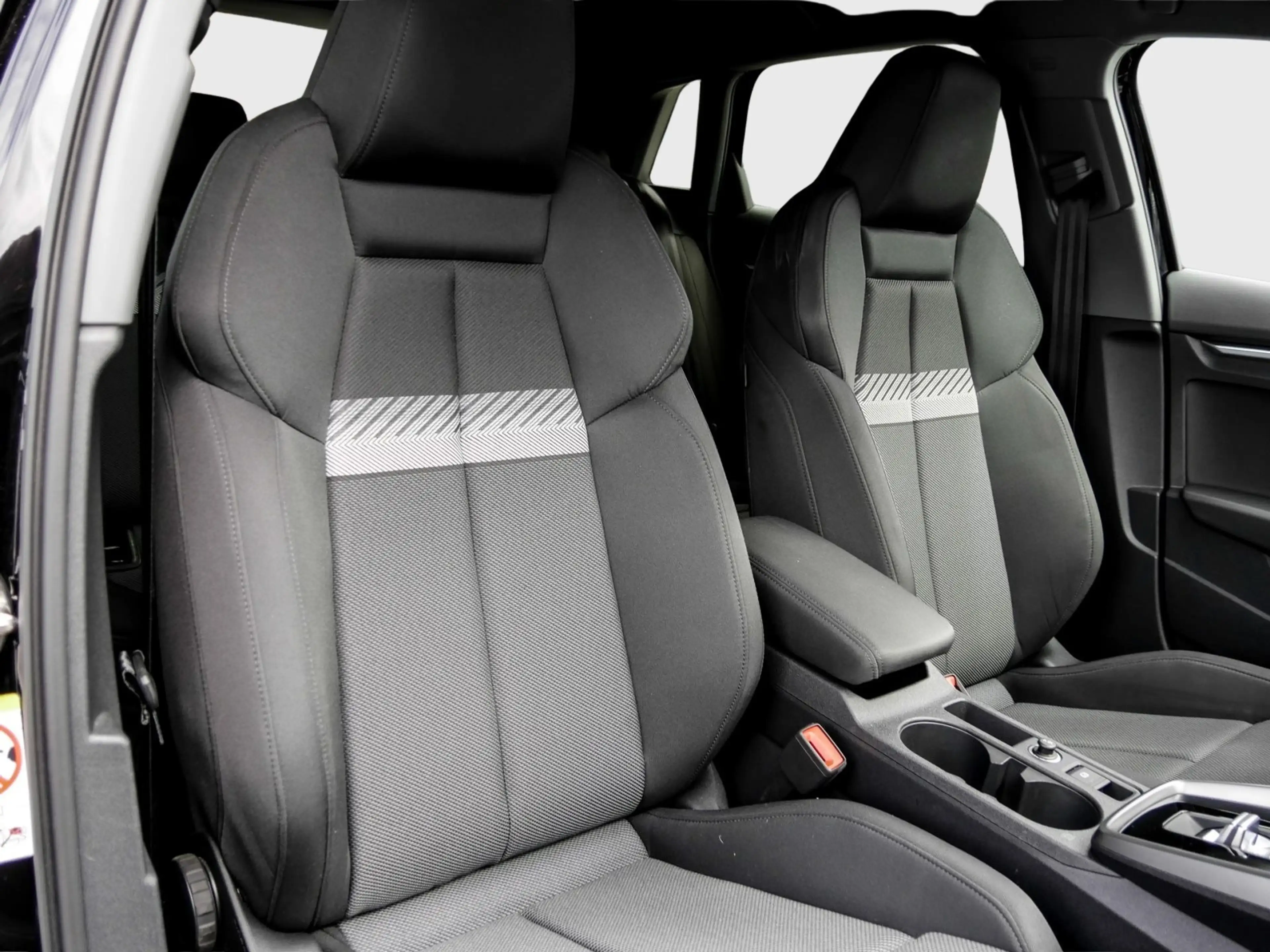 Audi A3 Sportback 30 TDI S tronic Nav+ LED B&O ACC CarP... — photo 6