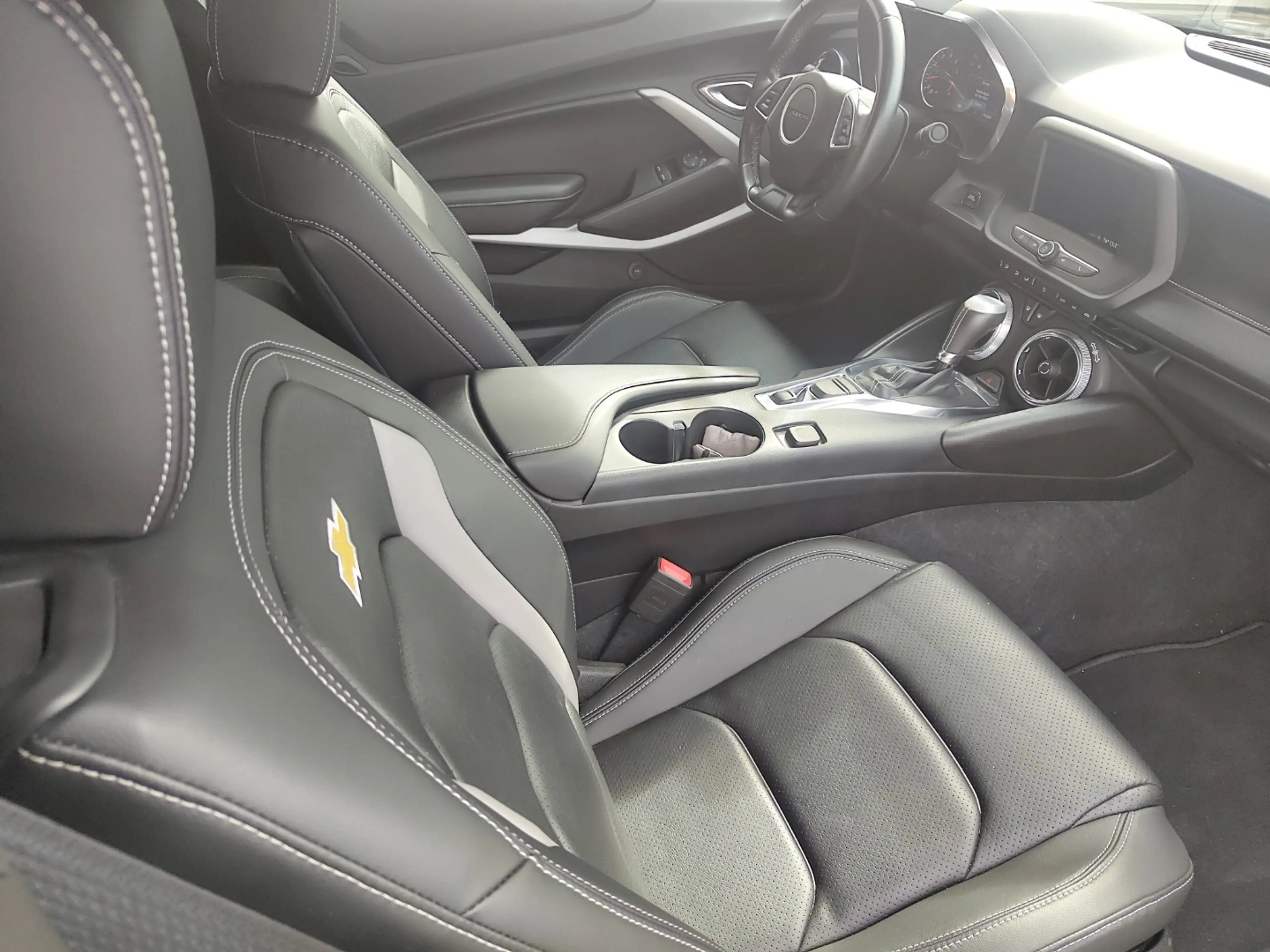 Chevrolet Camaro Turbo RS LEDER/NAVI/CARPLAY/20 — photo 11