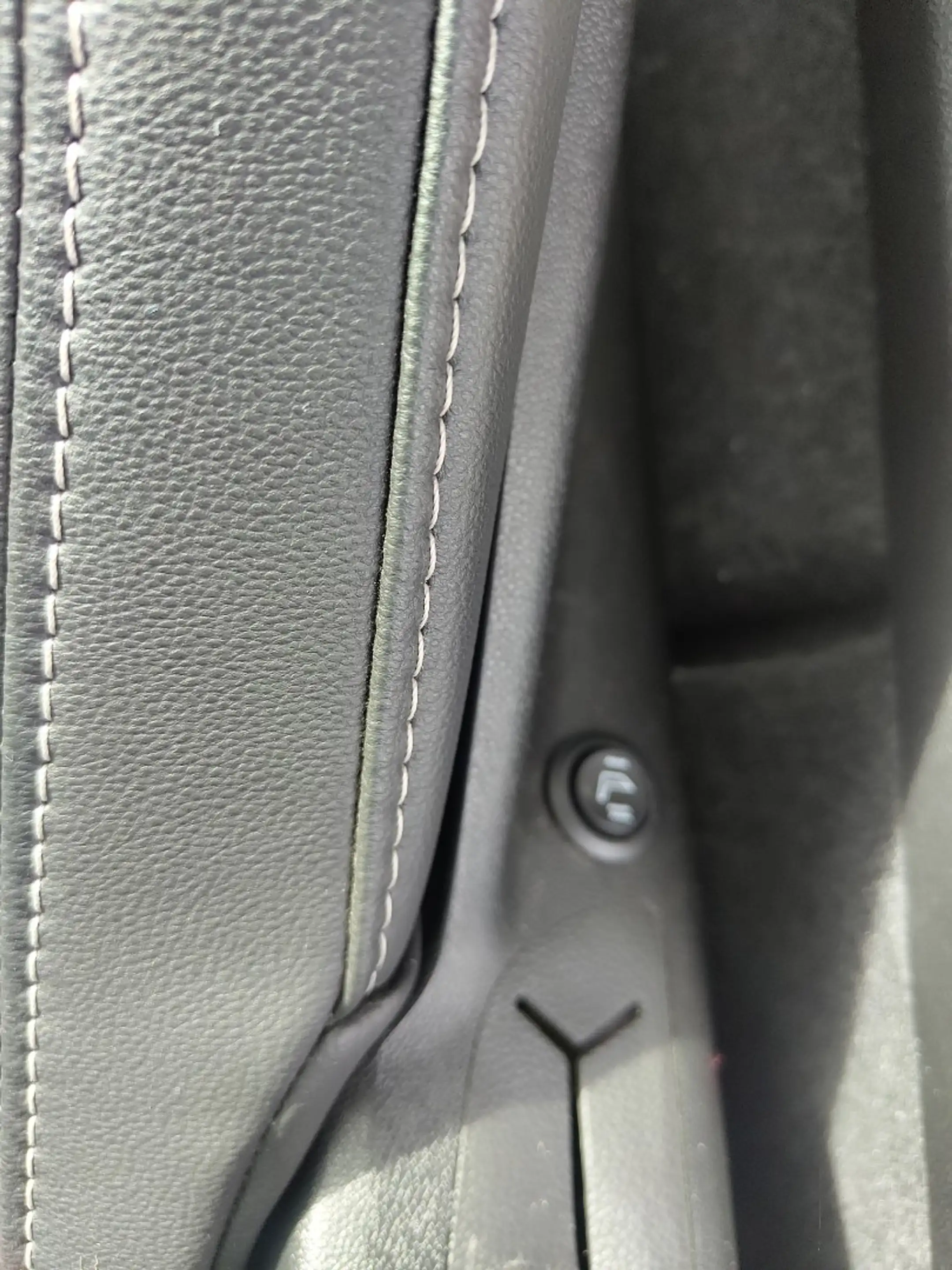 Chevrolet Camaro Turbo RS LEDER/NAVI/CARPLAY/20 — photo 13
