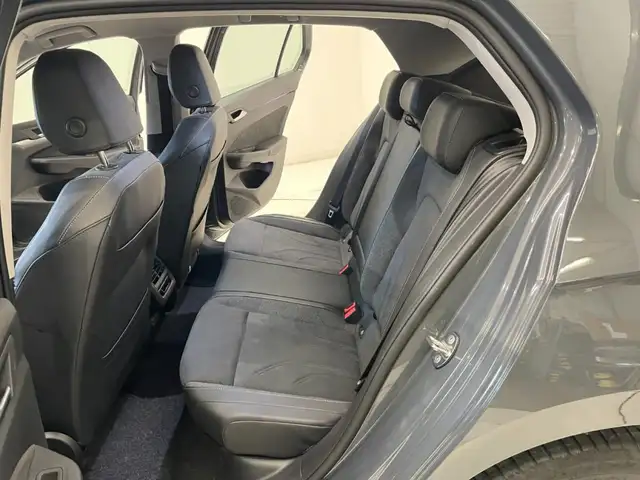 Volkswagen Golf view 7