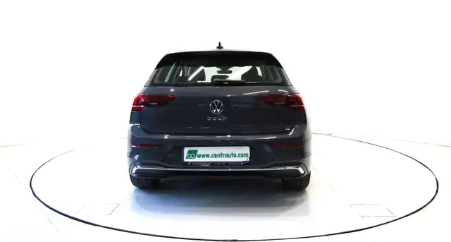 Volkswagen Golf view 4