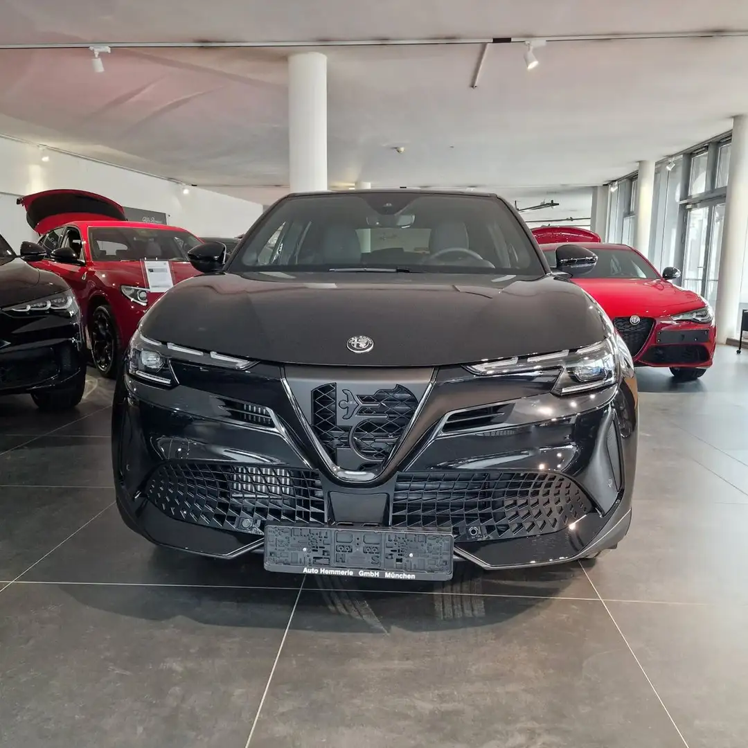 Alfa Romeo Junior Ibrida 1.2 MHEV Speciale Negru - 2