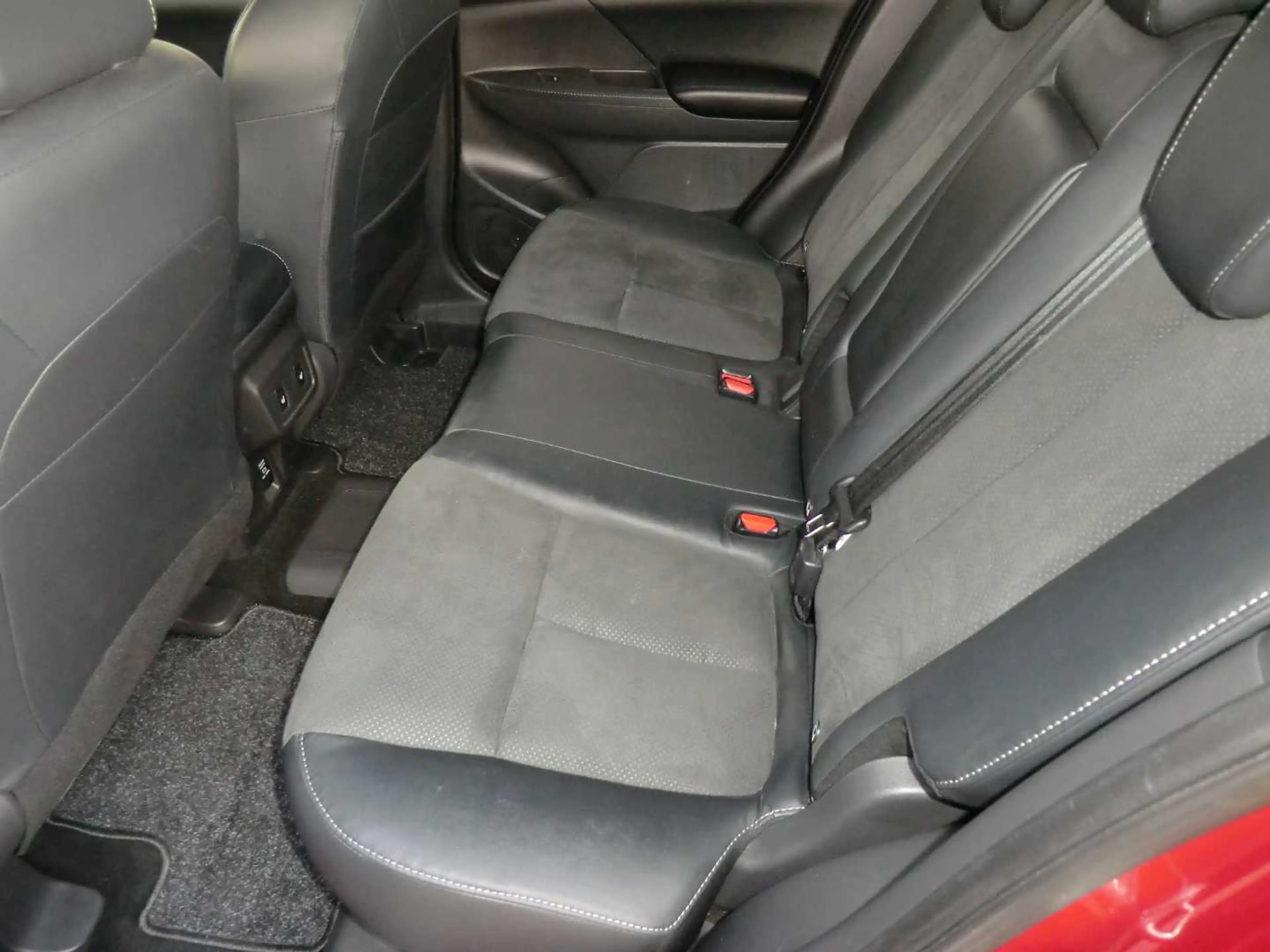 Mitsubishi Eclipse Cross Plug-inHybrid Select Black 2.4 4WD — photo 15
