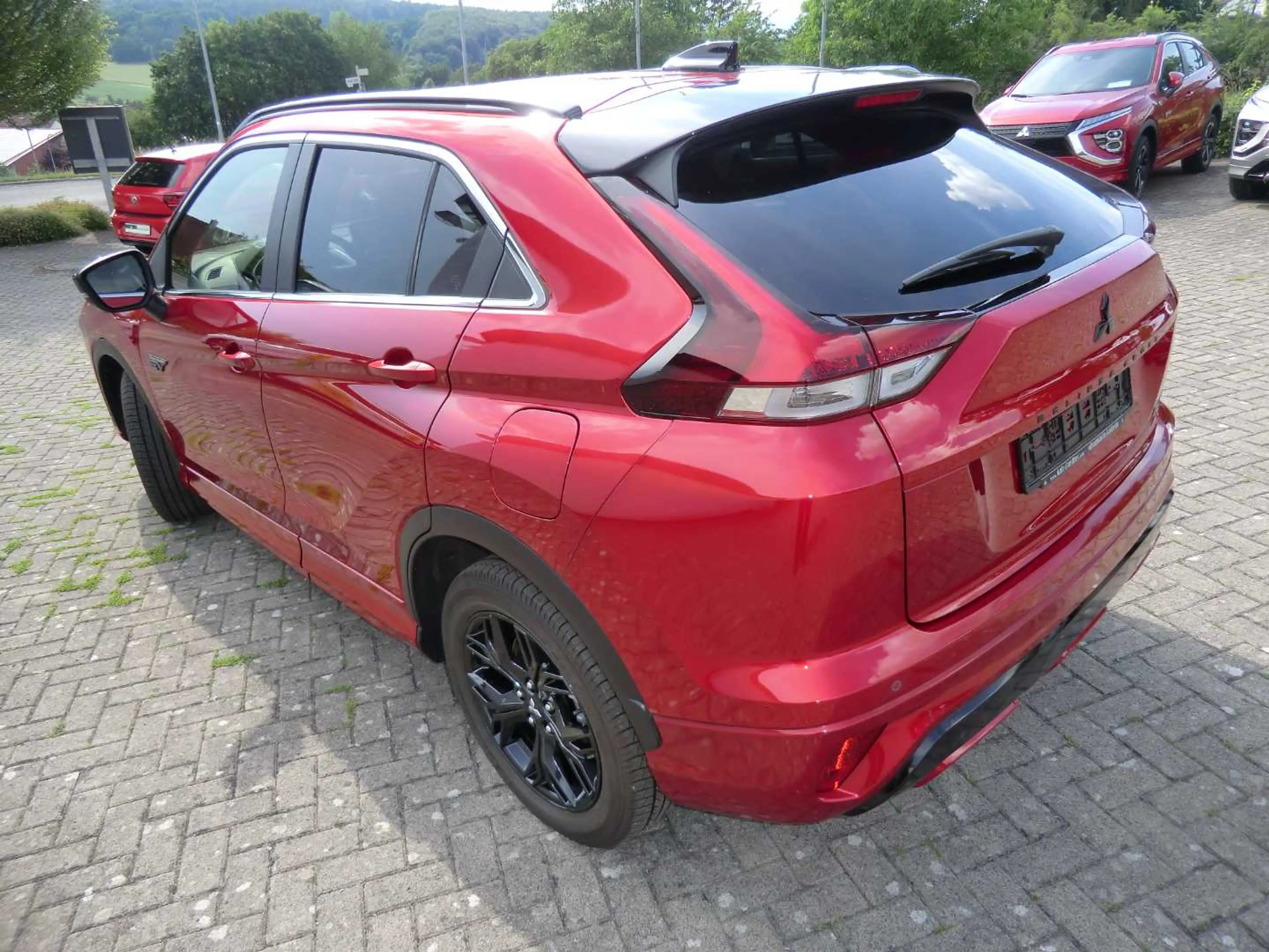 Mitsubishi Eclipse Cross Plug-inHybrid Select Black 2.4 4WD — photo 3