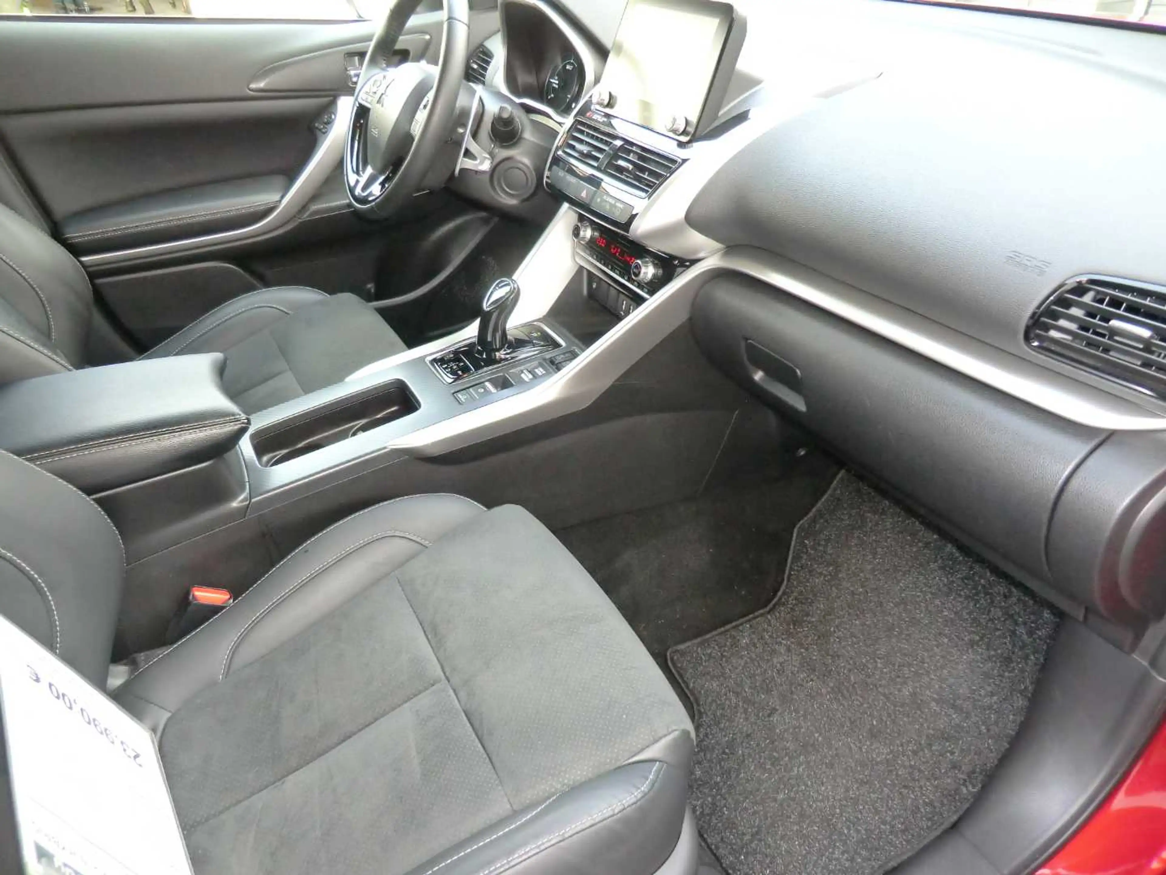 Mitsubishi Eclipse Cross Plug-inHybrid Select Black 2.4 4WD — photo 14