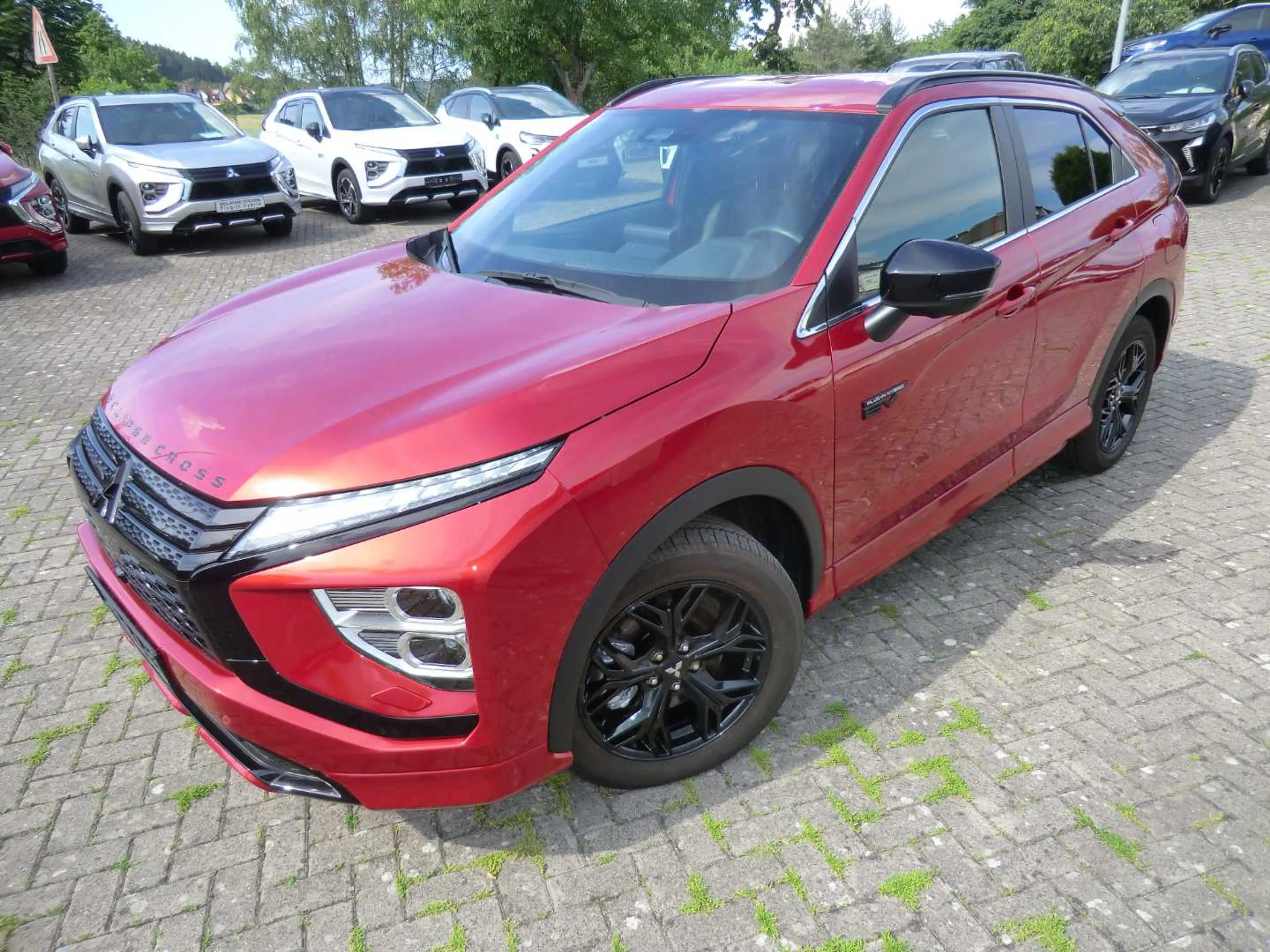 Mitsubishi Eclipse Cross Plug-inHybrid Select Black 2.4 4WD — photo 2