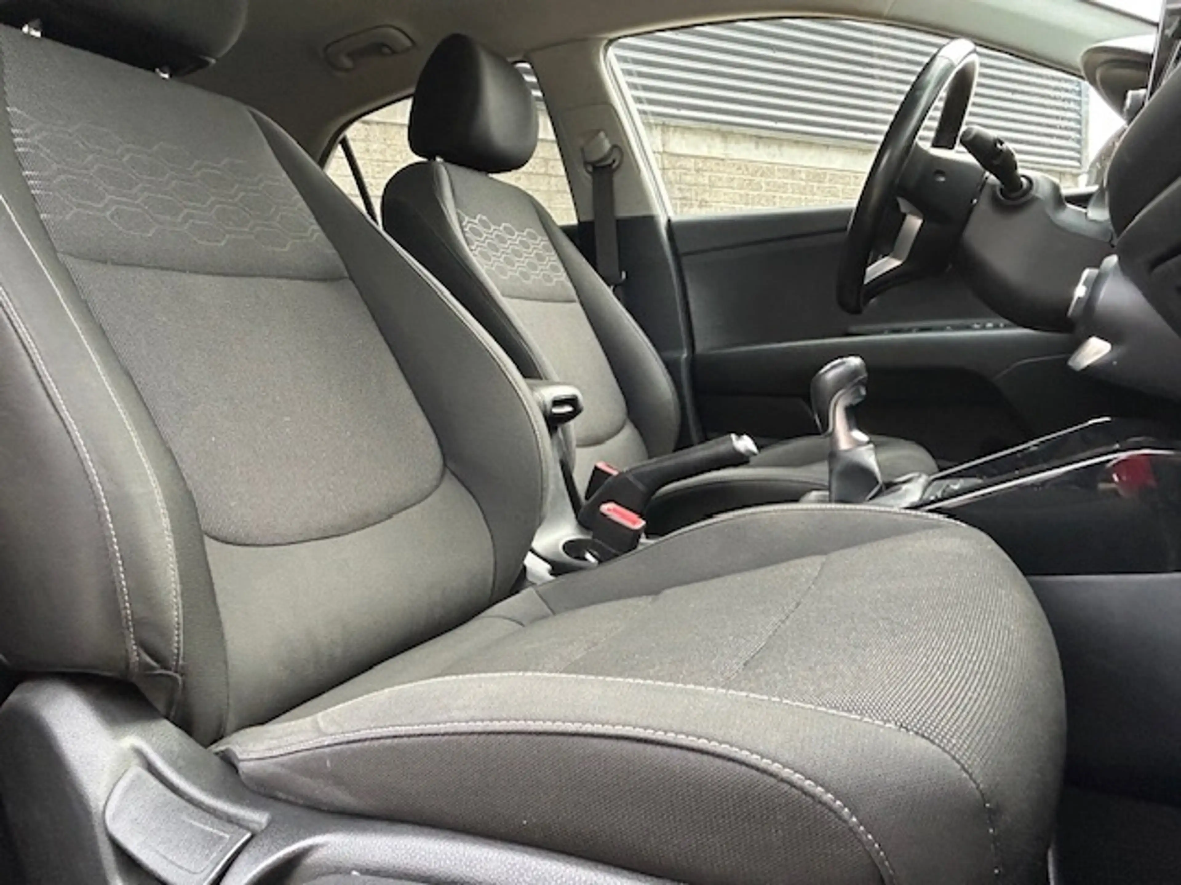 Kia Rio 1.0 T-GDi MHEV DynamicPlusLine Carplay/Nav — photo 5