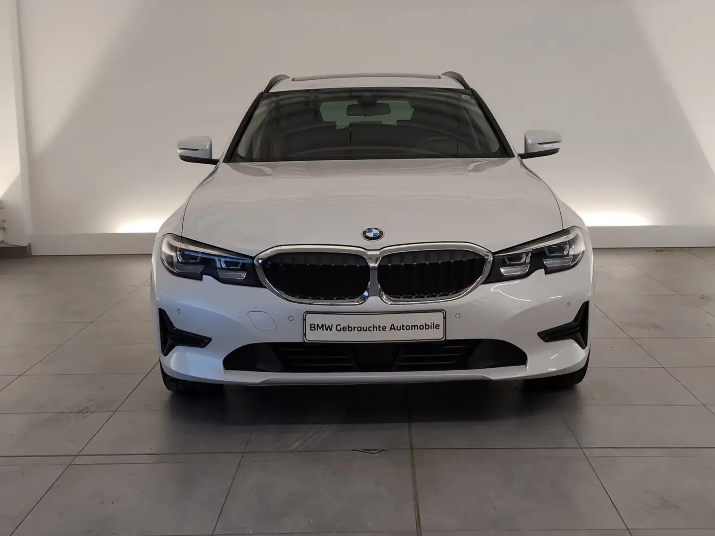 BMW 318 d Touring Pano/AHK/DAB Pano/AHK/DAB Weiß - 2
