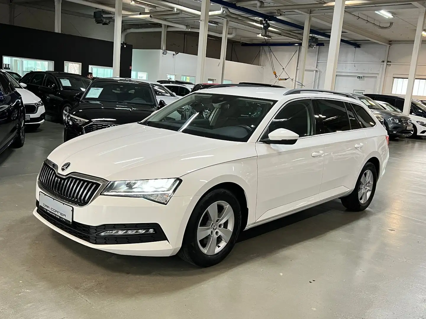 Skoda Superb Combi 2.0 TDI AMBITION FACELIFT NAVI LED Blanc - 1