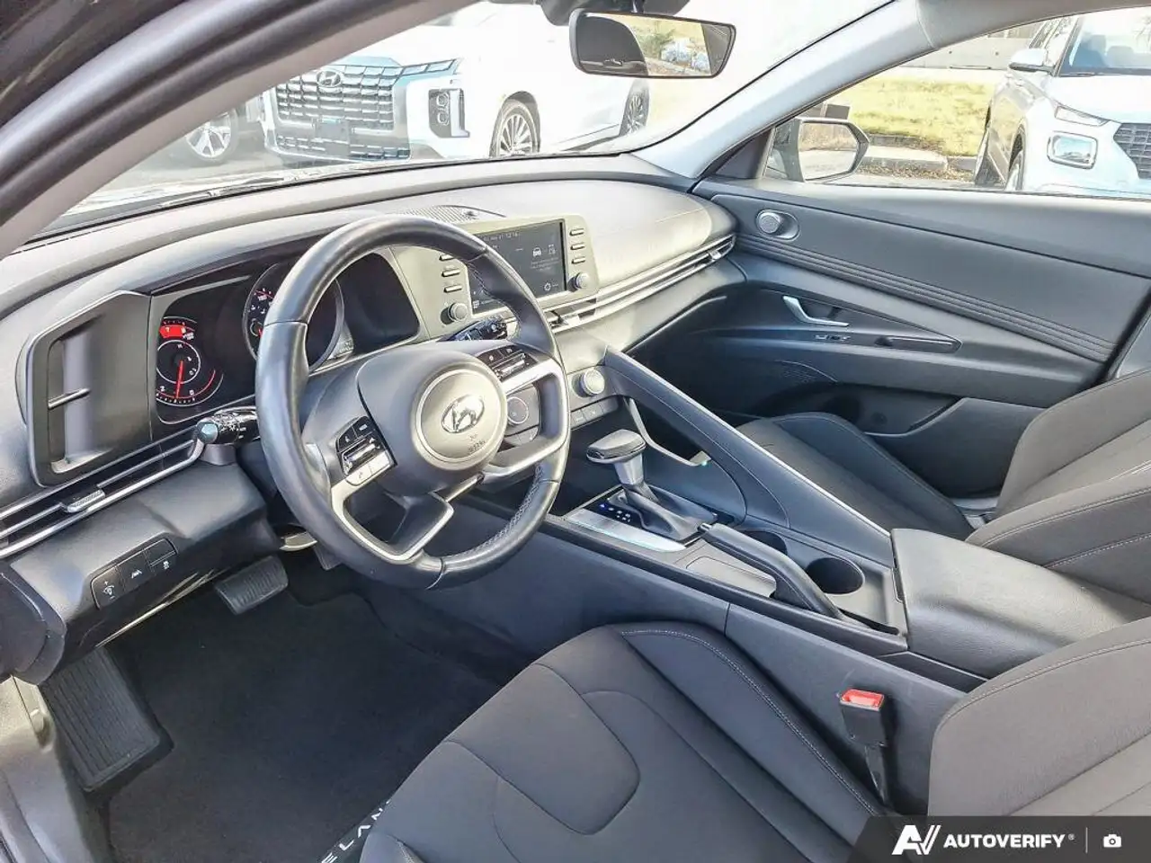 Hyundai ELANTRA снимка Hyundai ELANTRA