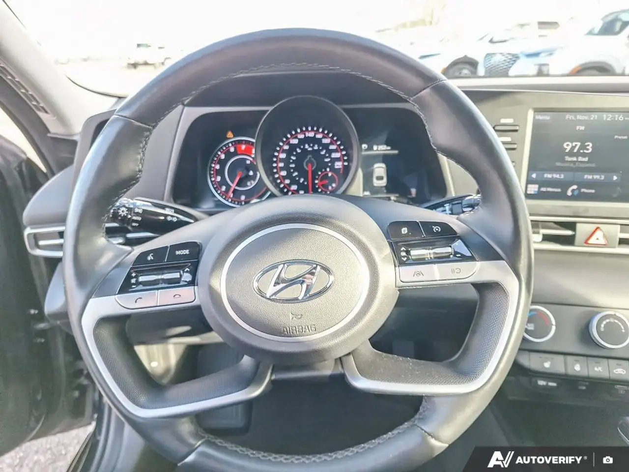 Hyundai ELANTRA снимка Hyundai ELANTRA