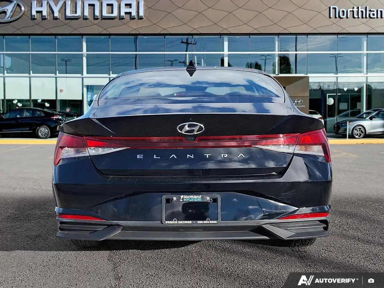Hyundai ELANTRA снимка Hyundai ELANTRA