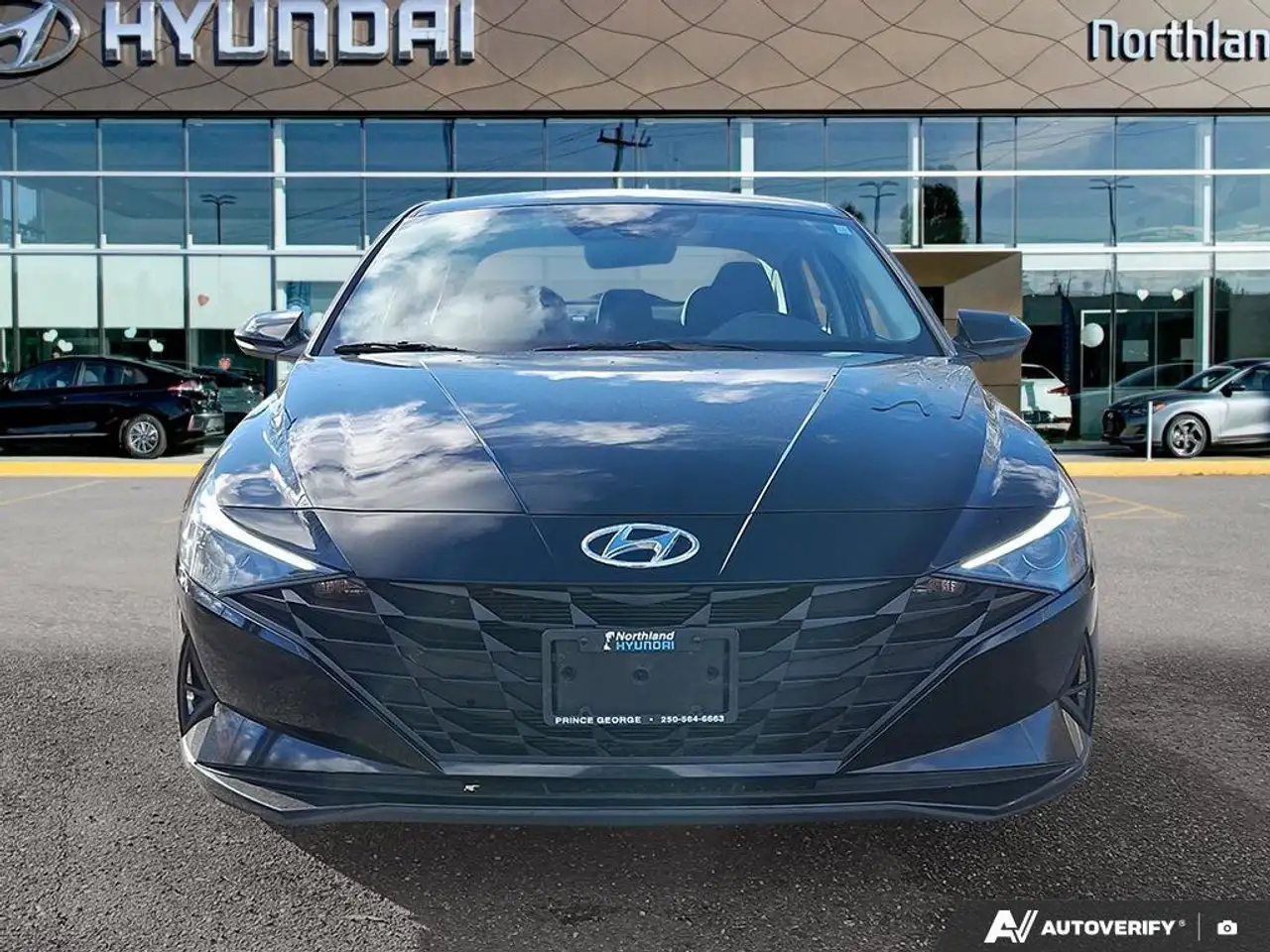 Hyundai ELANTRA снимка Hyundai ELANTRA