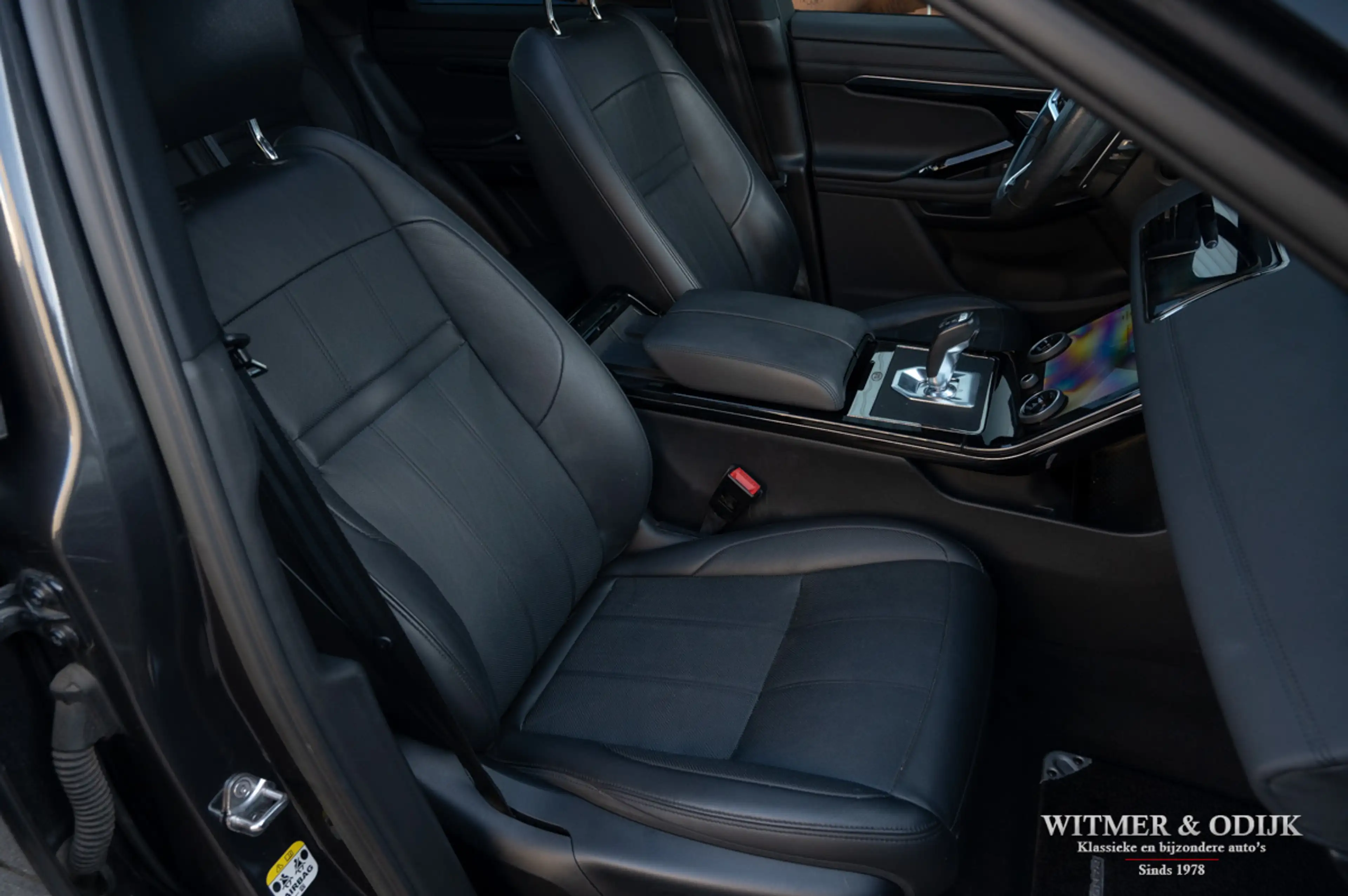Land Rover Range Rover Evoque 1.5 P300e AWD Nwe model, Panodak, Black Pack, btw — photo 6