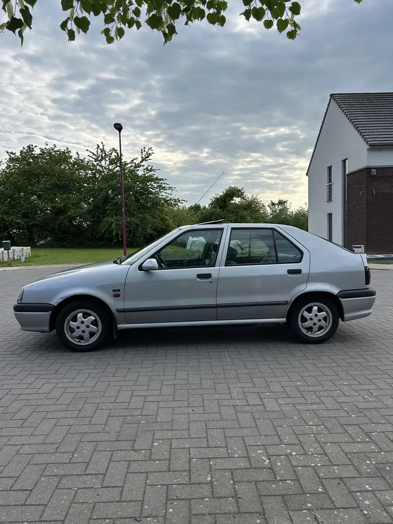 Renault R 19 18000cc - 1