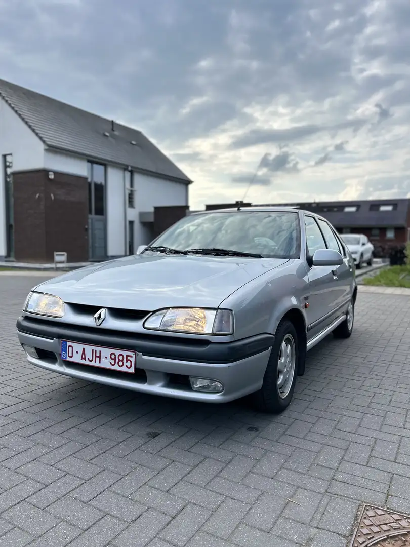 Renault R 19 18000cc - 2