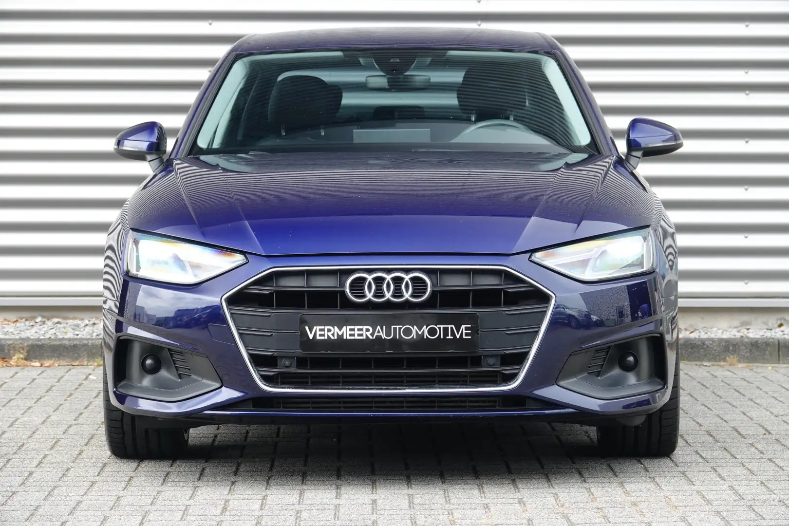 Audi A4 Limousine 35 TFSI Pro Line | Navi | Carplay | DAB Blauw - 2