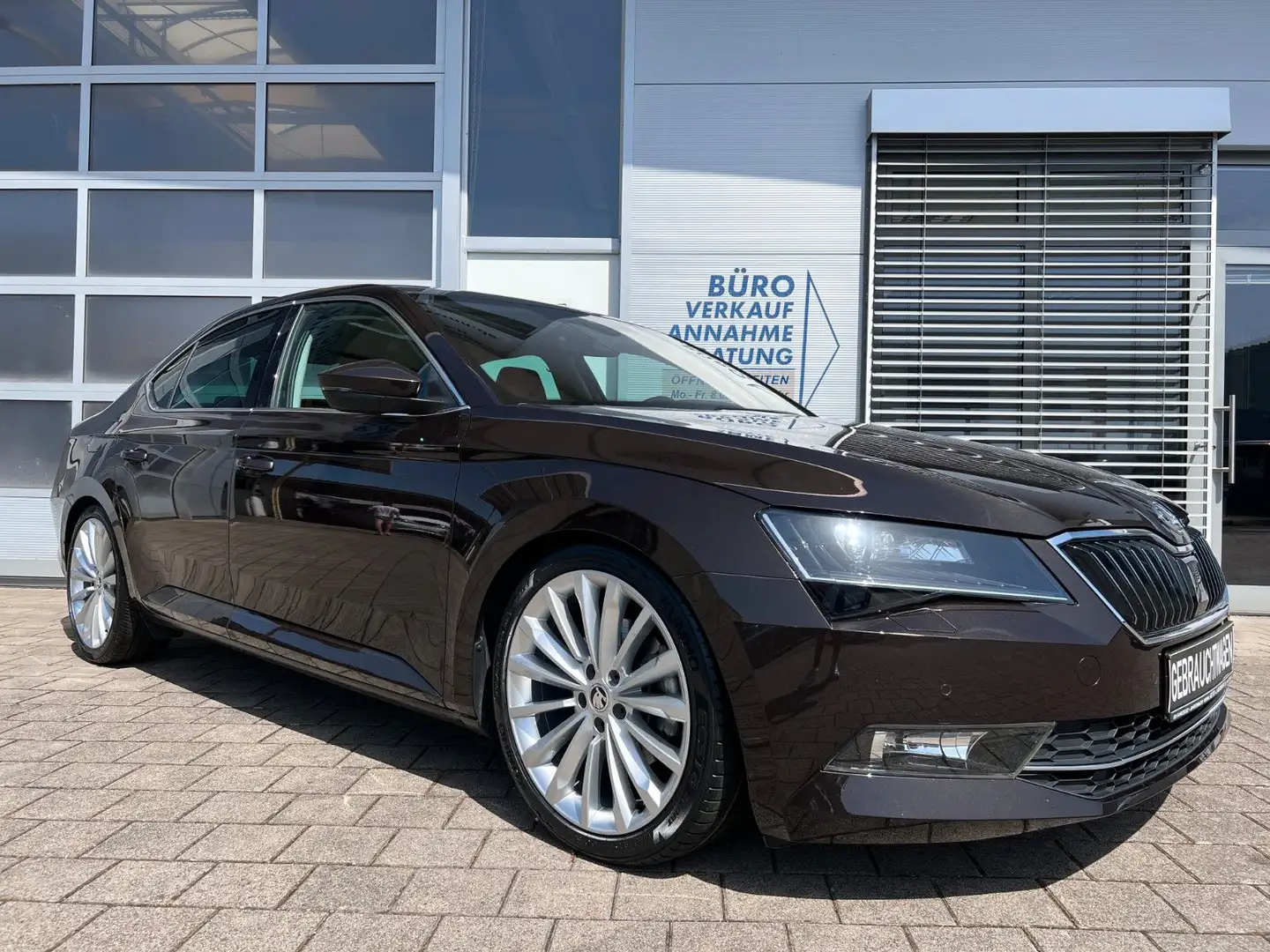 Skoda Superb 2.0 TSI DSG Style 1HD COLUMBUS BIXENON Bruin - 2