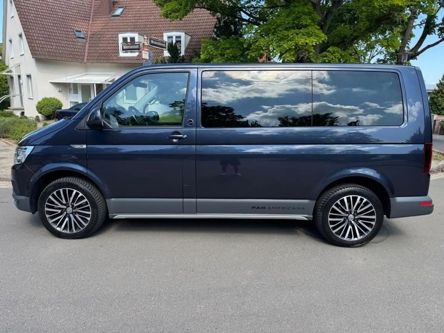 Volkswagen T6 Multivan 2.0TDI DSG 4MOTION PanAmericana 7-Sitzer Led Blau - 2