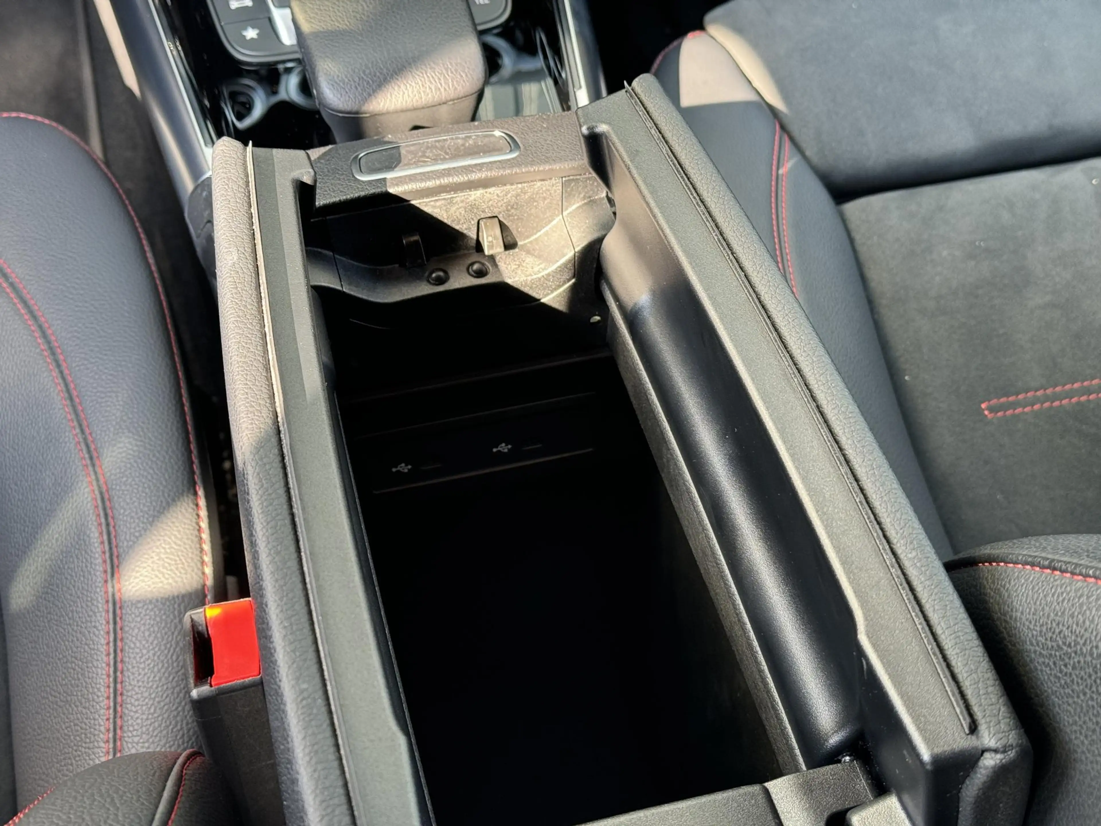 Mercedes-Benz GLA 250 250e AMG/360/ACC/BUSINESS — photo 30