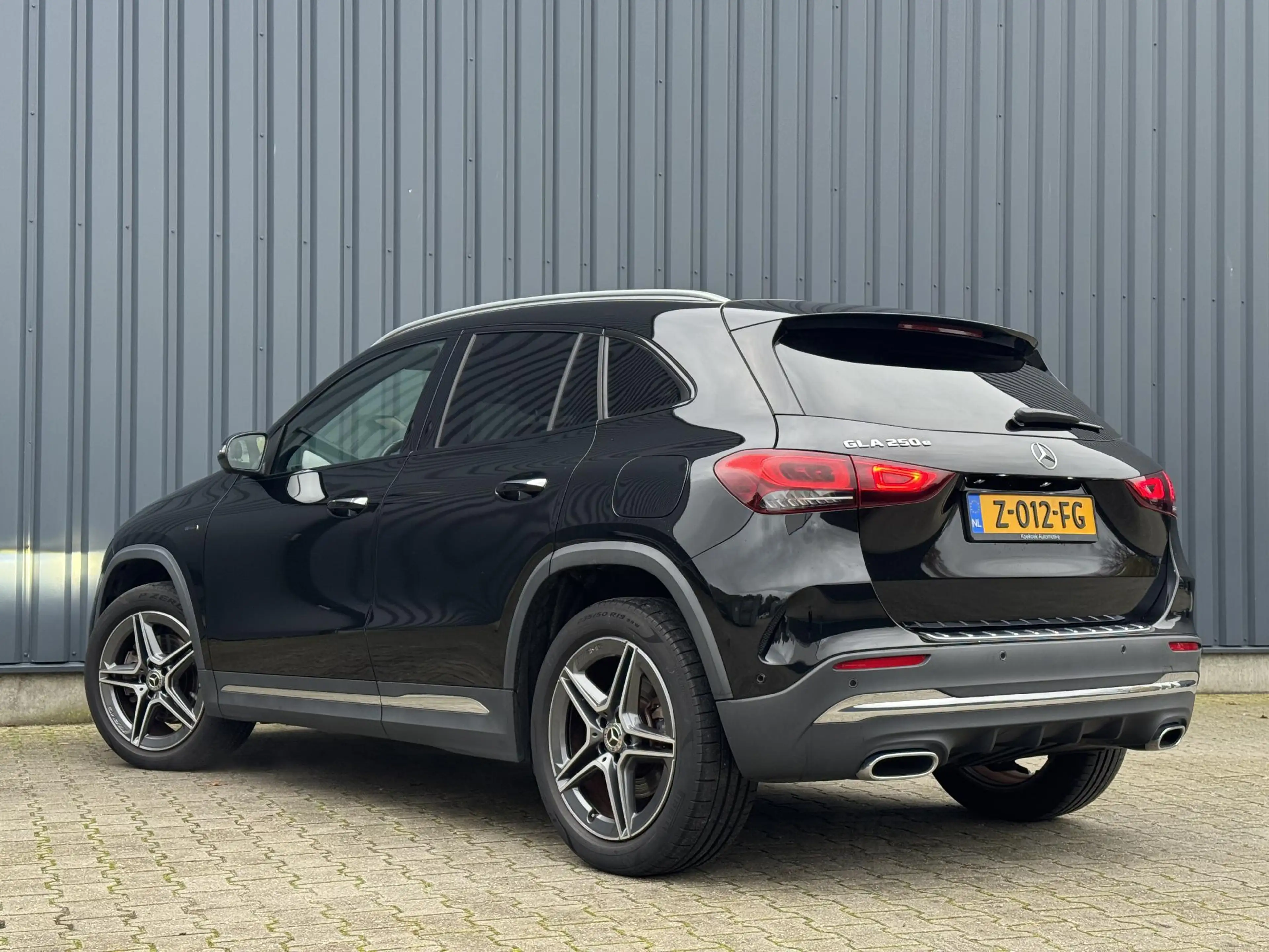 Mercedes-Benz GLA 250 250e AMG/360/ACC/BUSINESS — photo 19