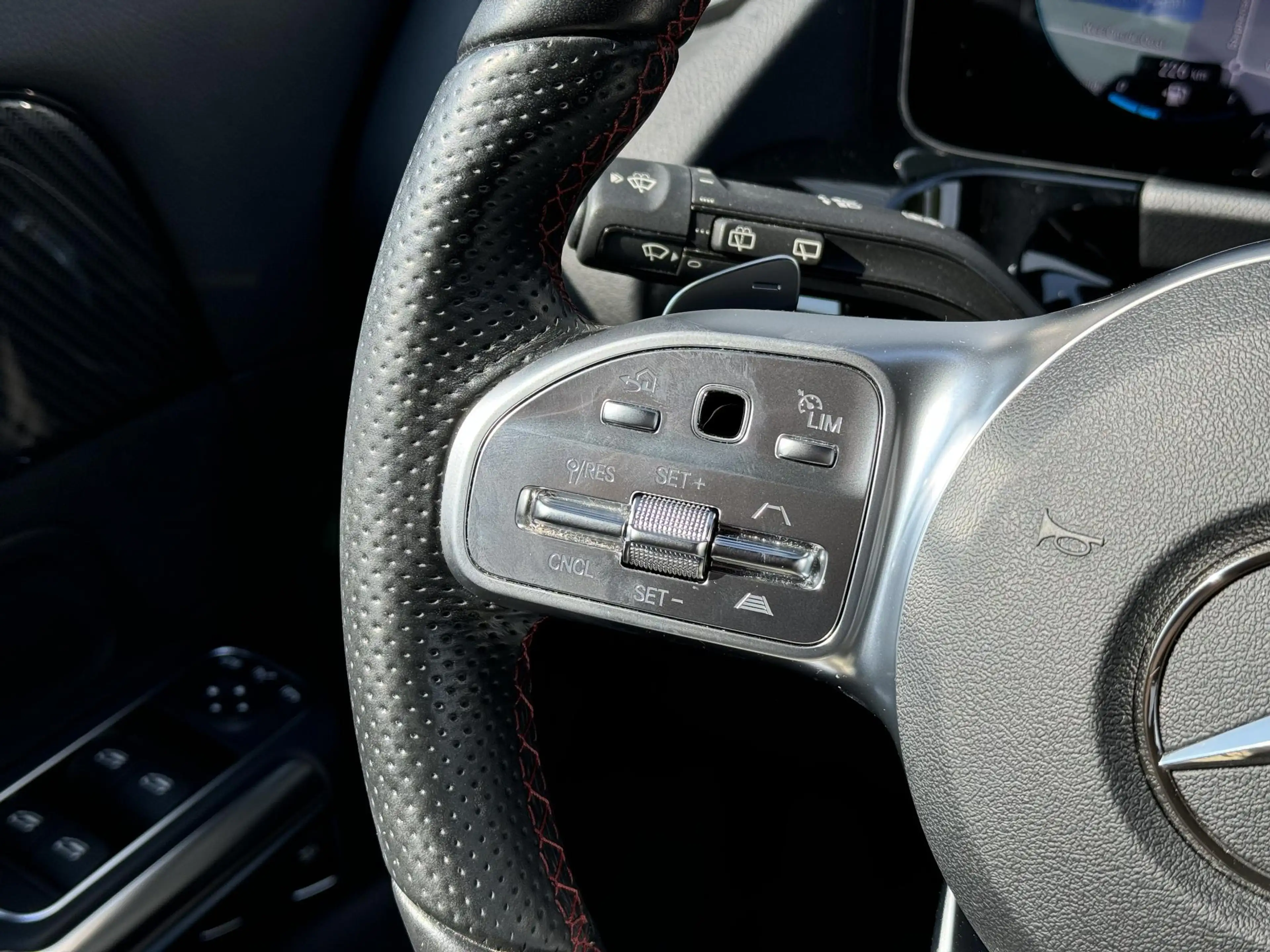 Mercedes-Benz GLA 250 250e AMG/360/ACC/BUSINESS — photo 17