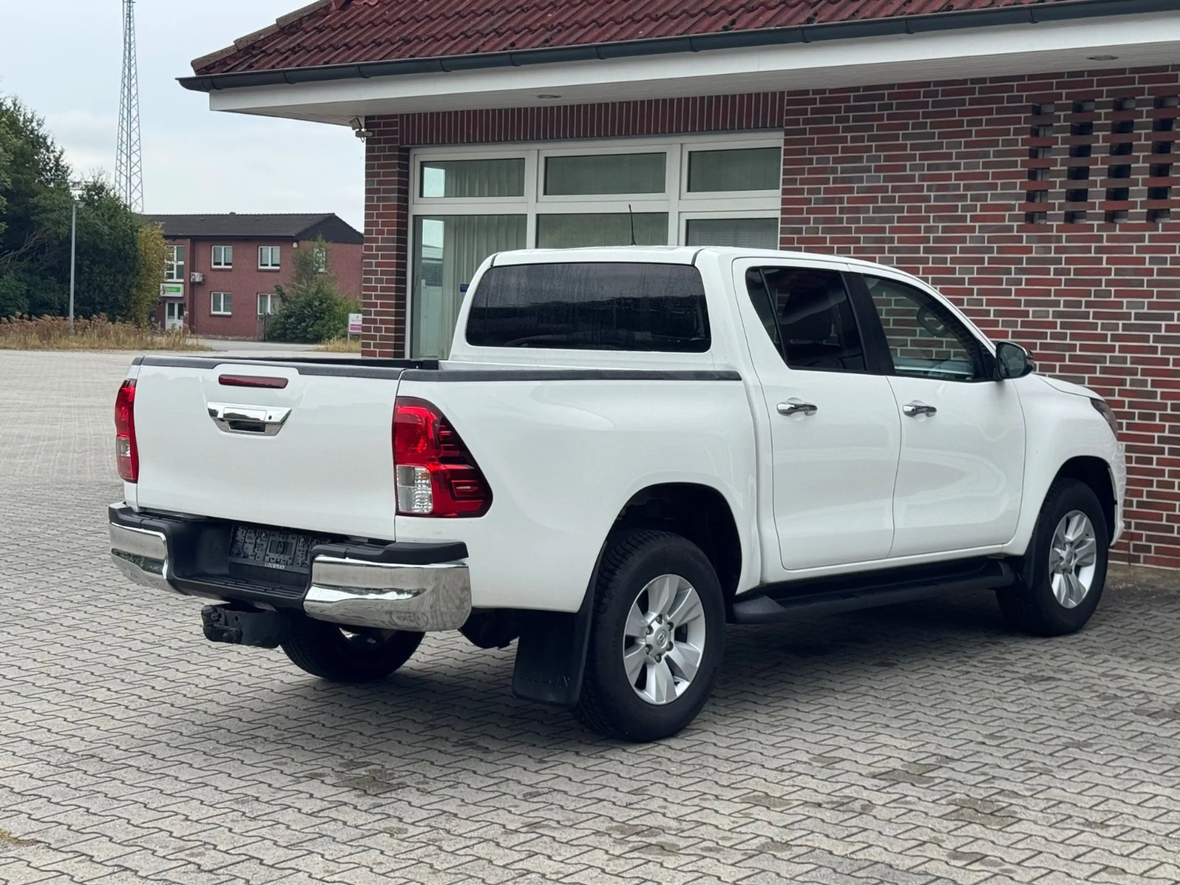 Toyota Hilux Double Cab Duty 4x4*R-KAMERA*AHK* — photo 6